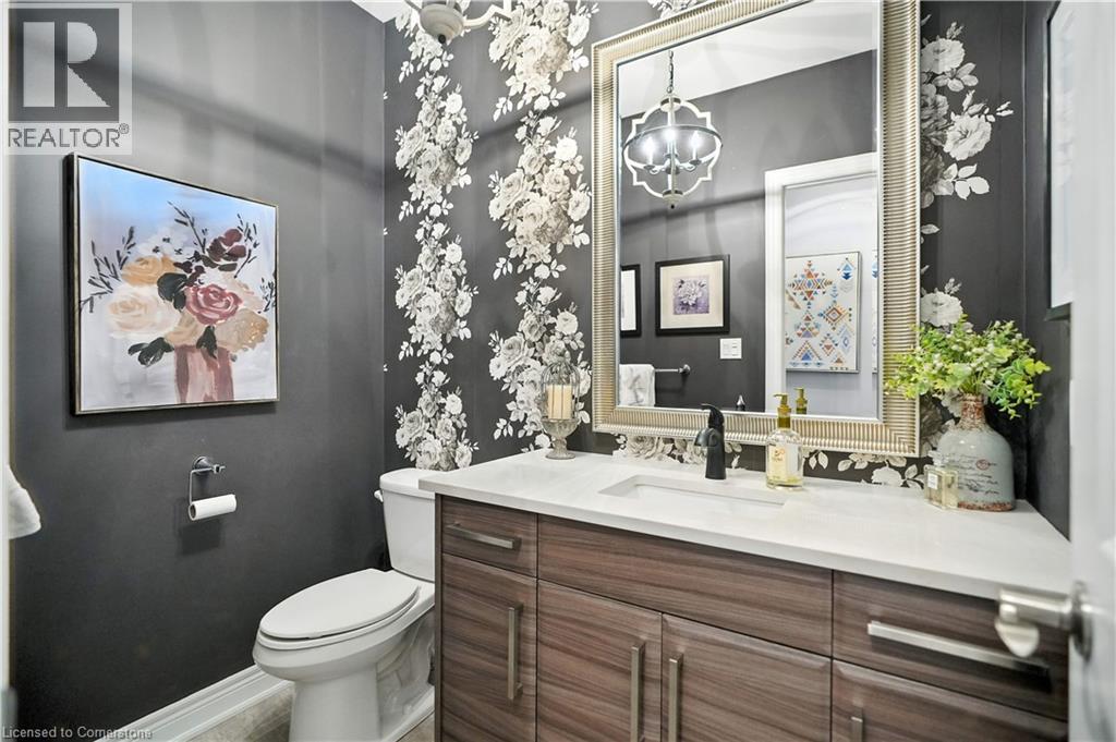 Photo 21 of 103 Lampman Drive, Grimsby ON