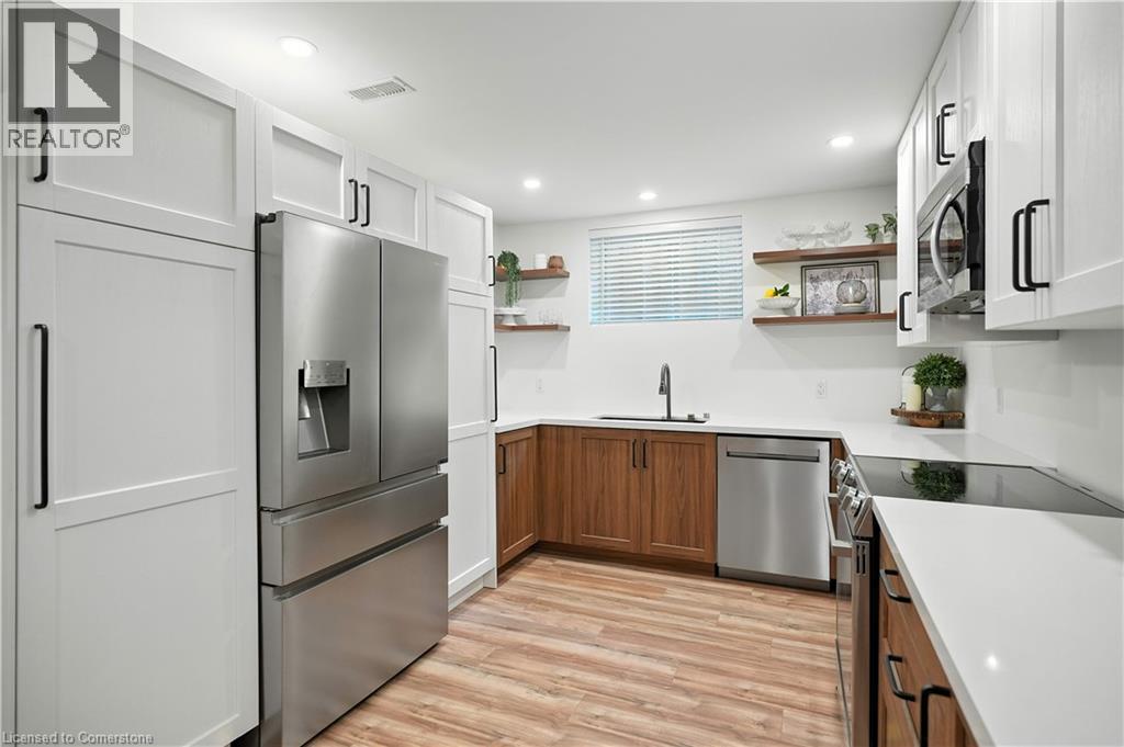 Photo 38 of 103 Lampman Drive, Grimsby ON