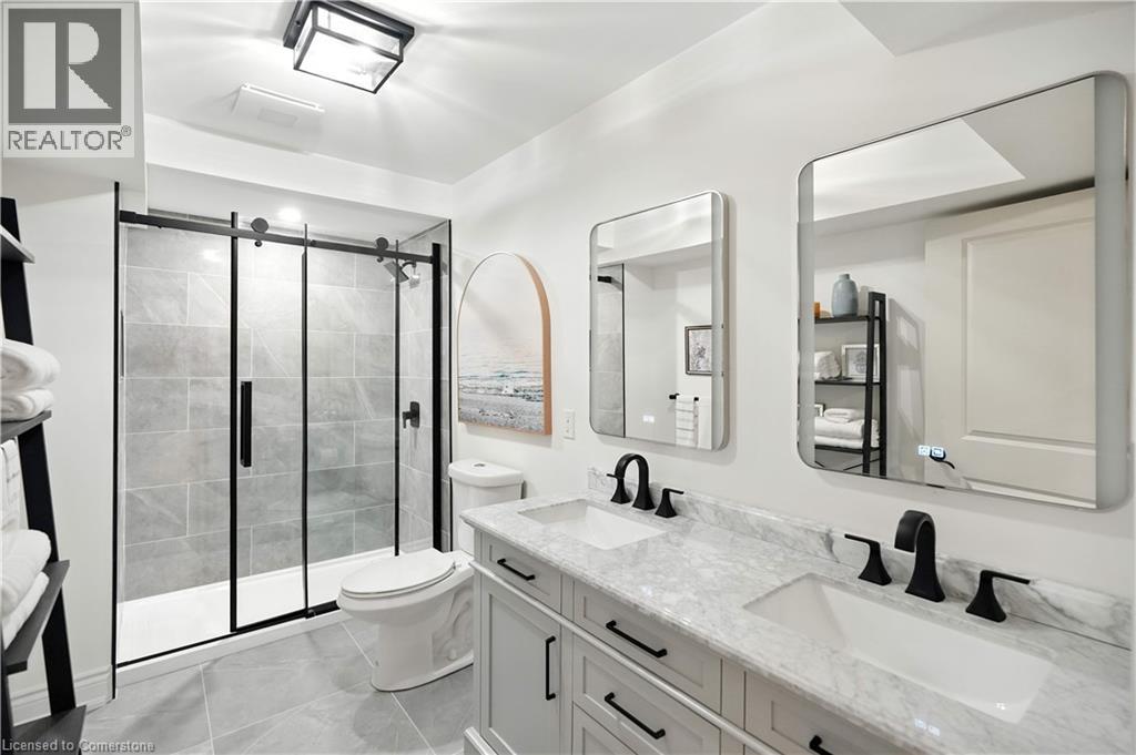 Photo 43 of 103 Lampman Drive, Grimsby ON