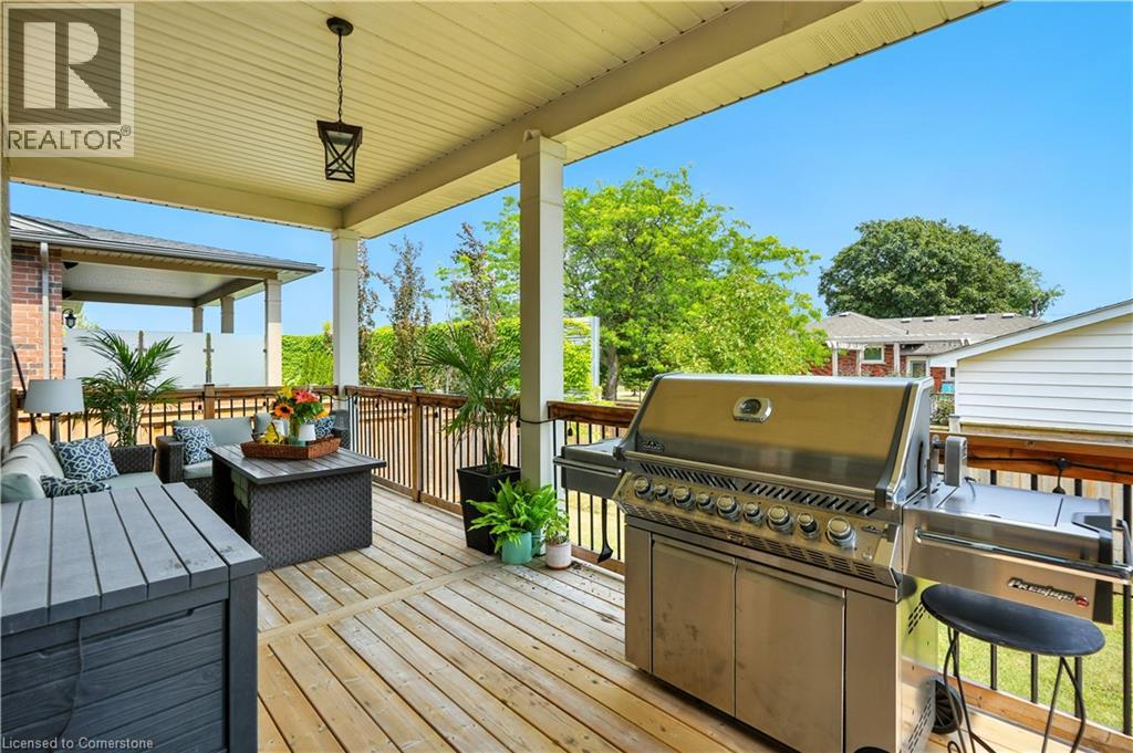 Photo 45 of 103 Lampman Drive, Grimsby ON