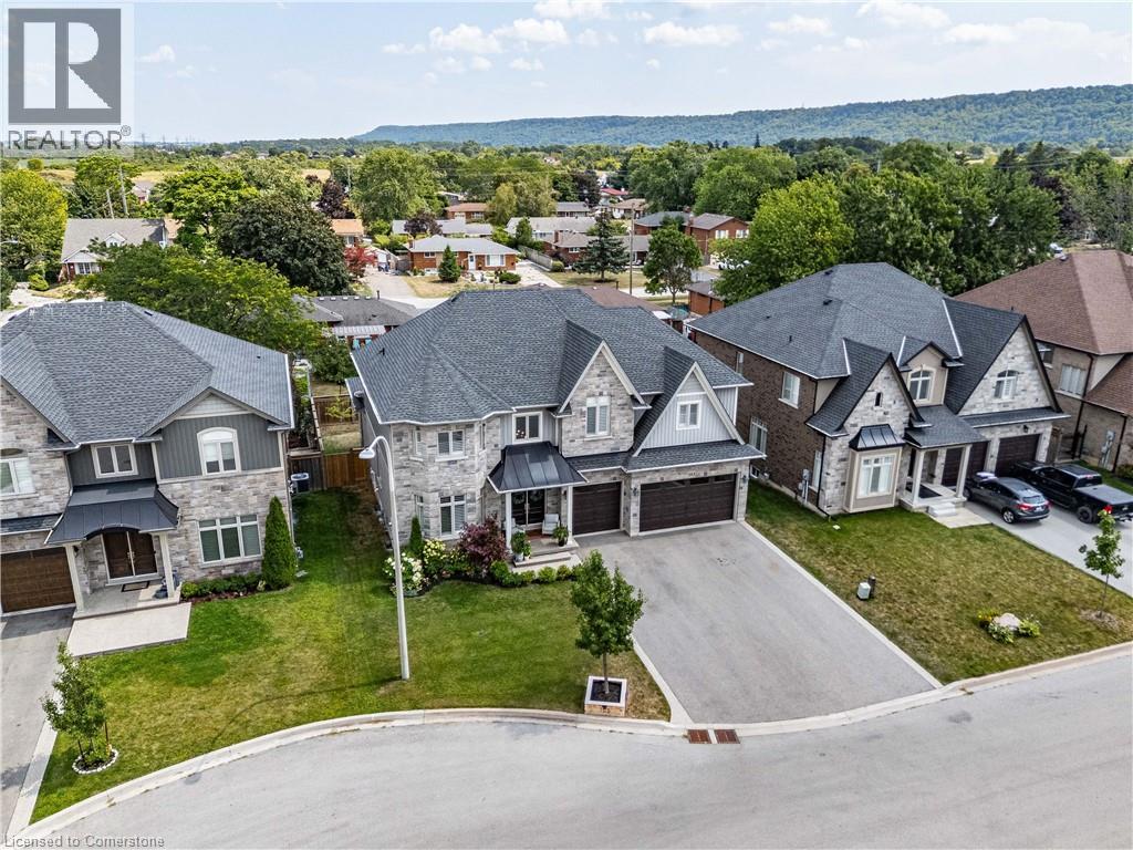 Photo 47 of 103 Lampman Drive, Grimsby ON