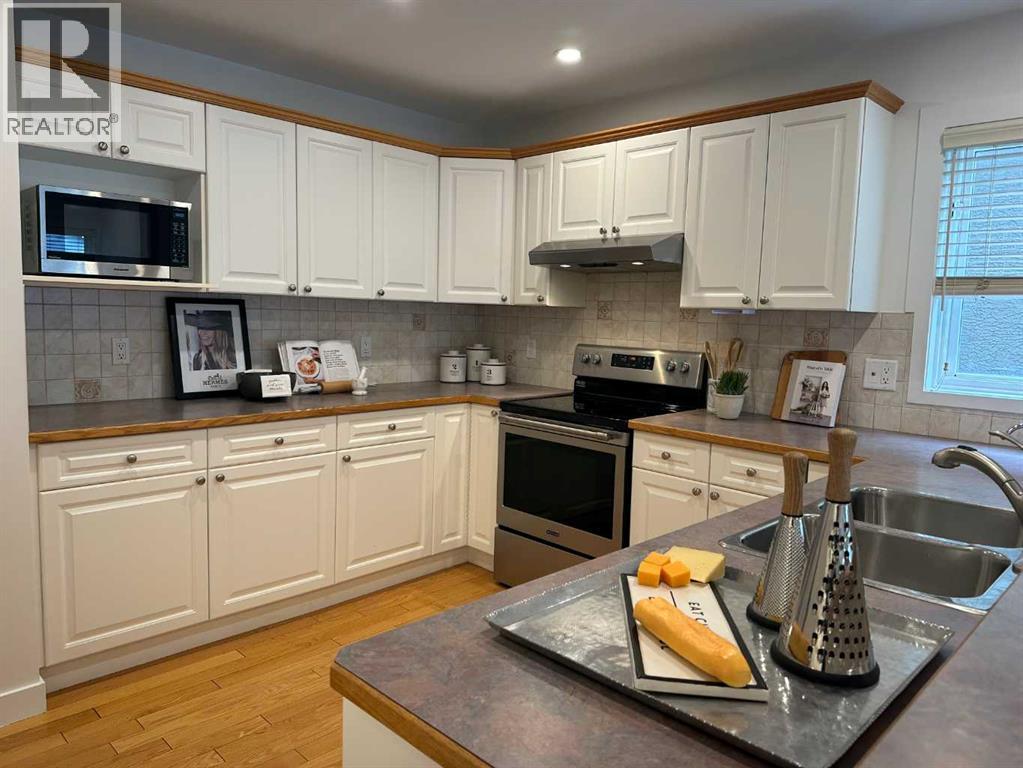 Photo 10 of 1226 15 Street Se, Calgary AB