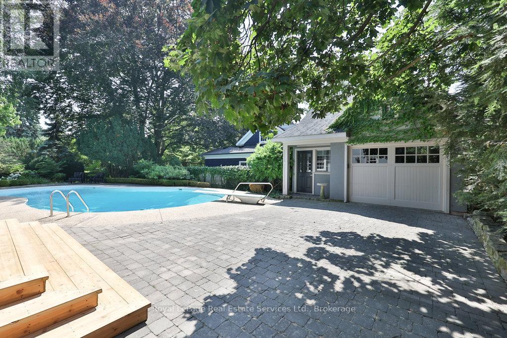 Photo 32 of 68 Thomas Street, Oakville ON
