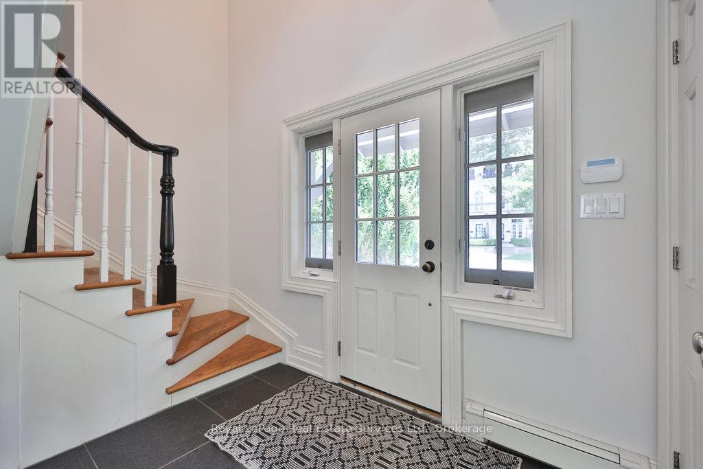 Photo 5 of 68 Thomas Street, Oakville ON