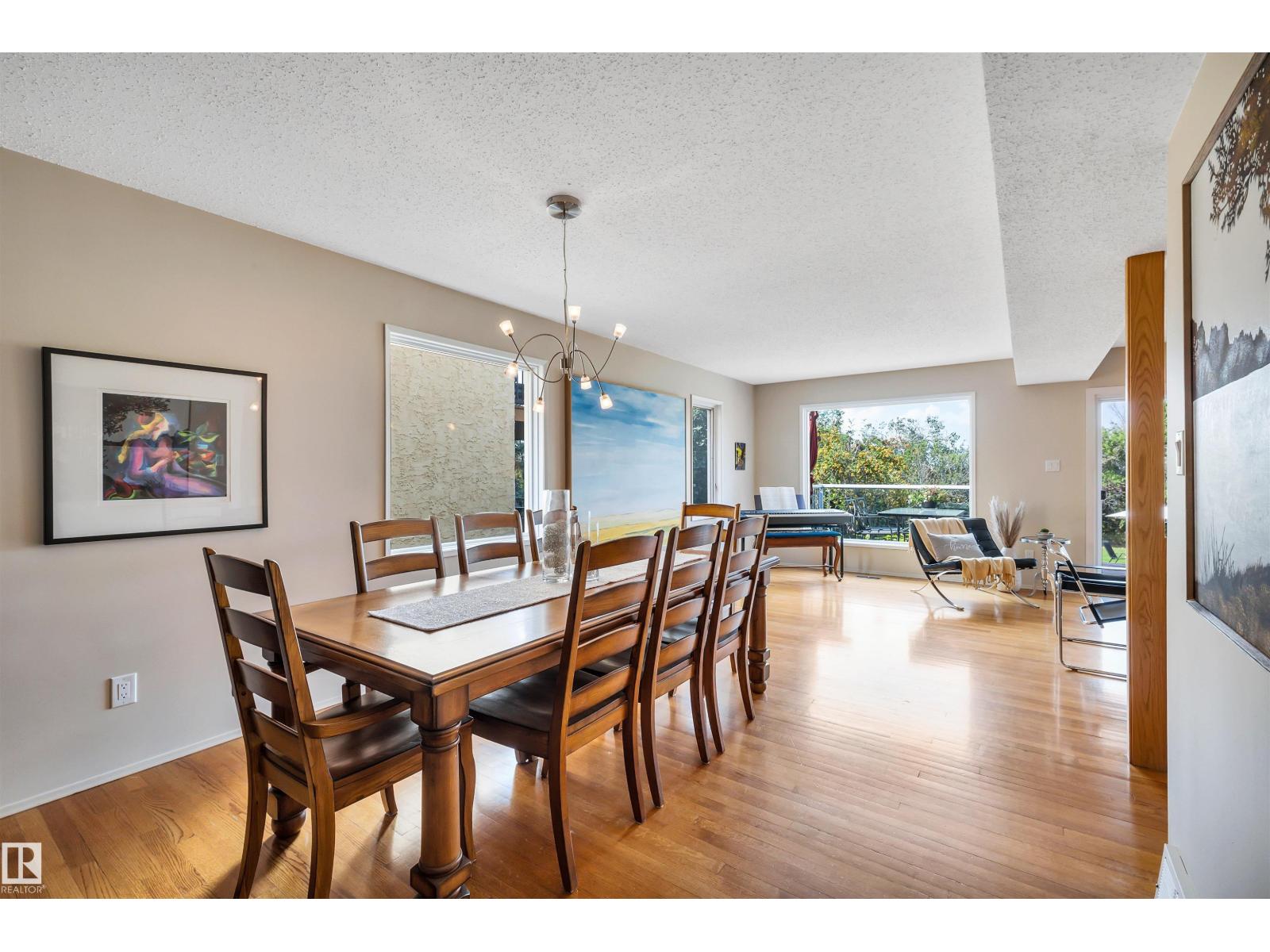 Photo 9 of 8212 Rowland Rd Nw, Edmonton AB