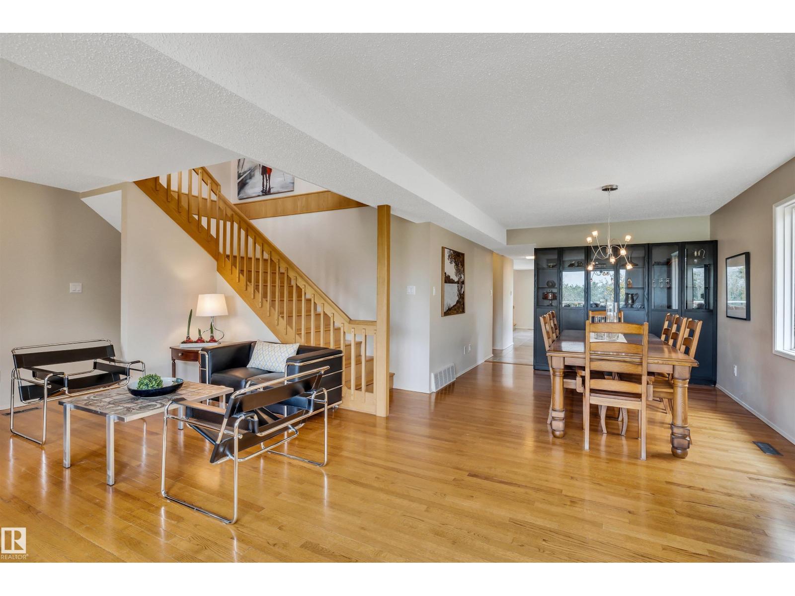Photo 20 of 8212 Rowland Rd Nw, Edmonton AB