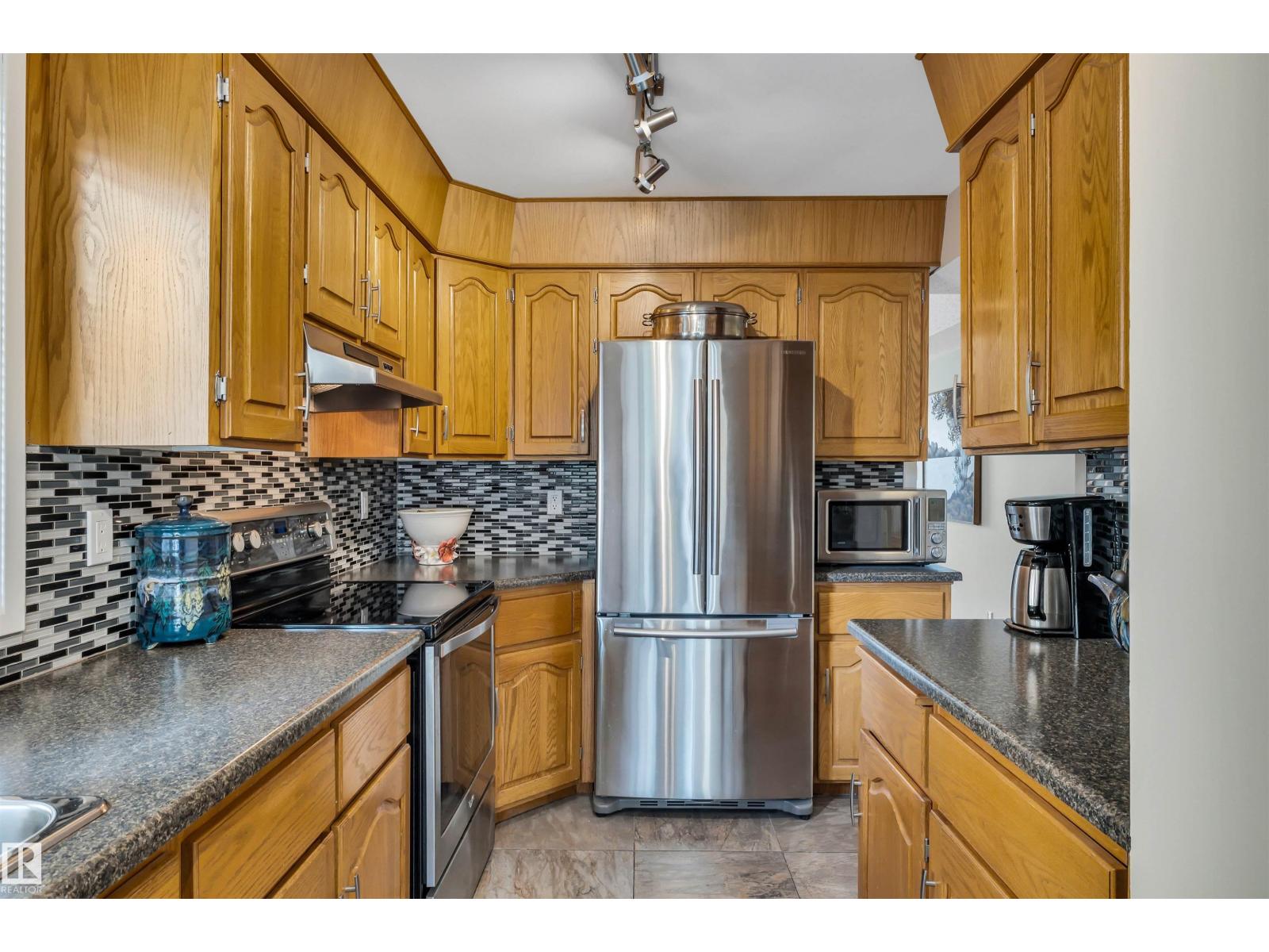 Photo 35 of 8212 Rowland Rd Nw, Edmonton AB