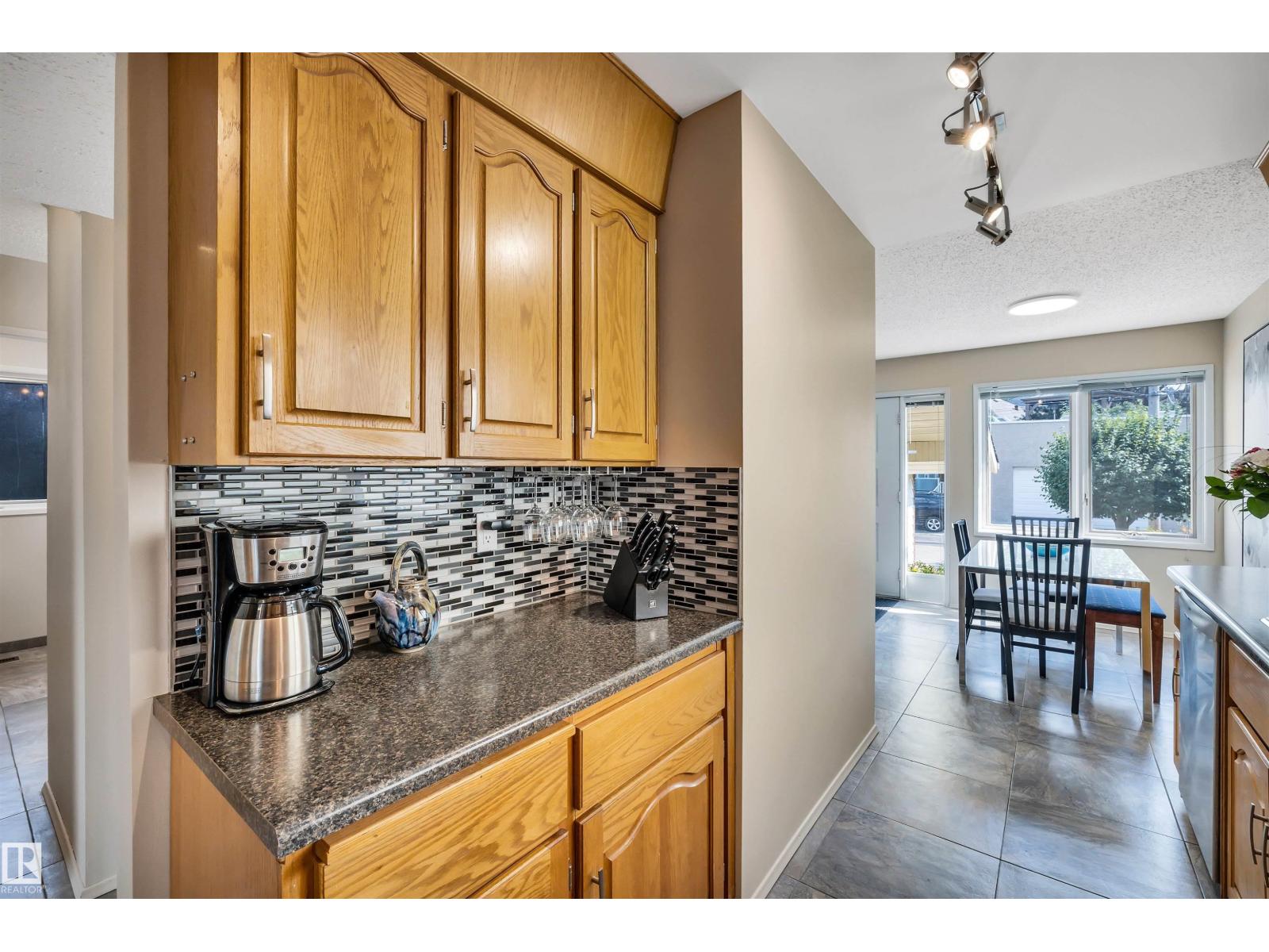 Photo 22 of 8212 Rowland Rd Nw, Edmonton AB