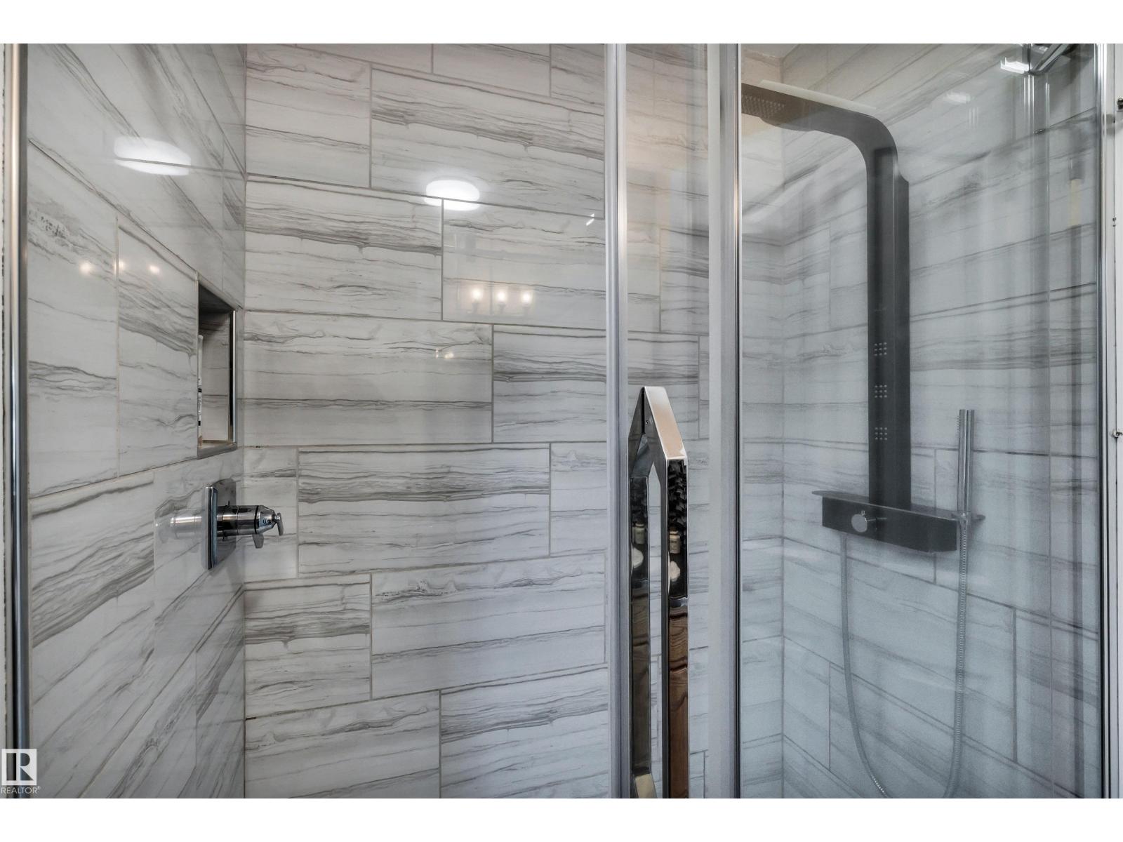 Photo 31 of 8212 Rowland Rd Nw, Edmonton AB