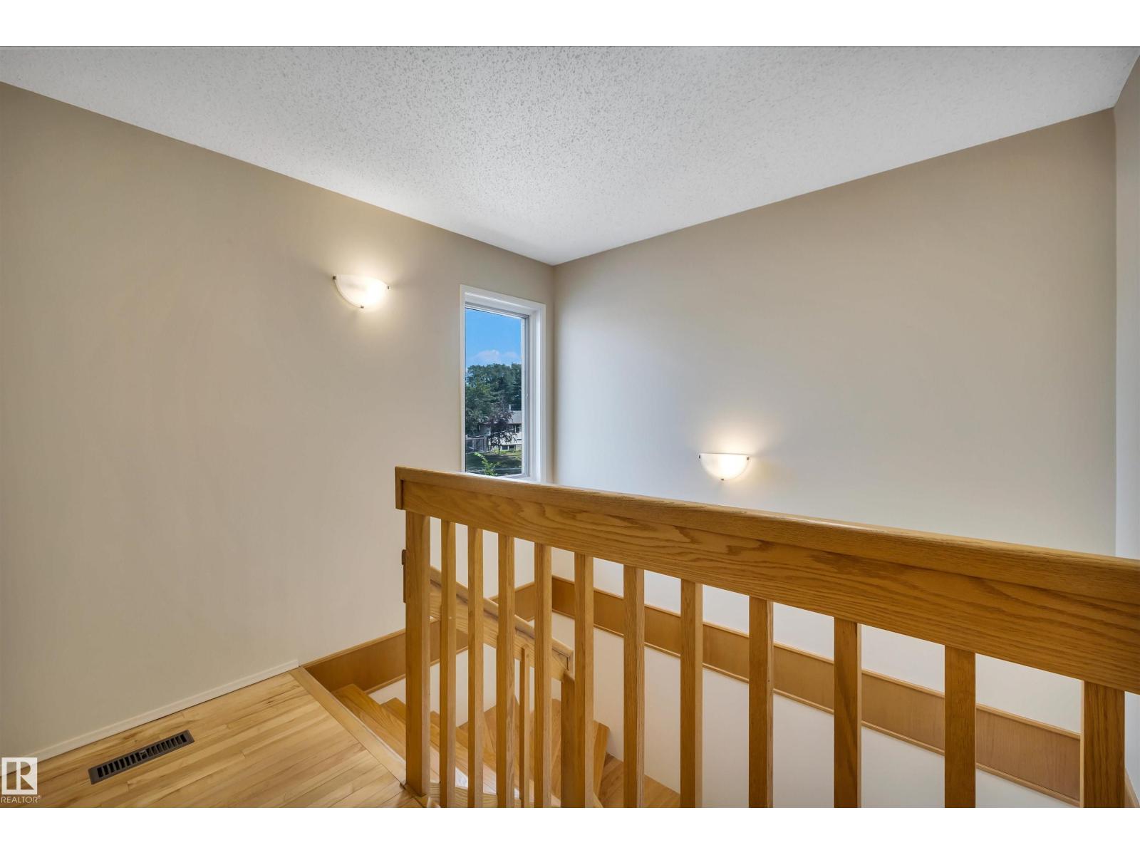 Photo 36 of 8212 Rowland Rd Nw, Edmonton AB
