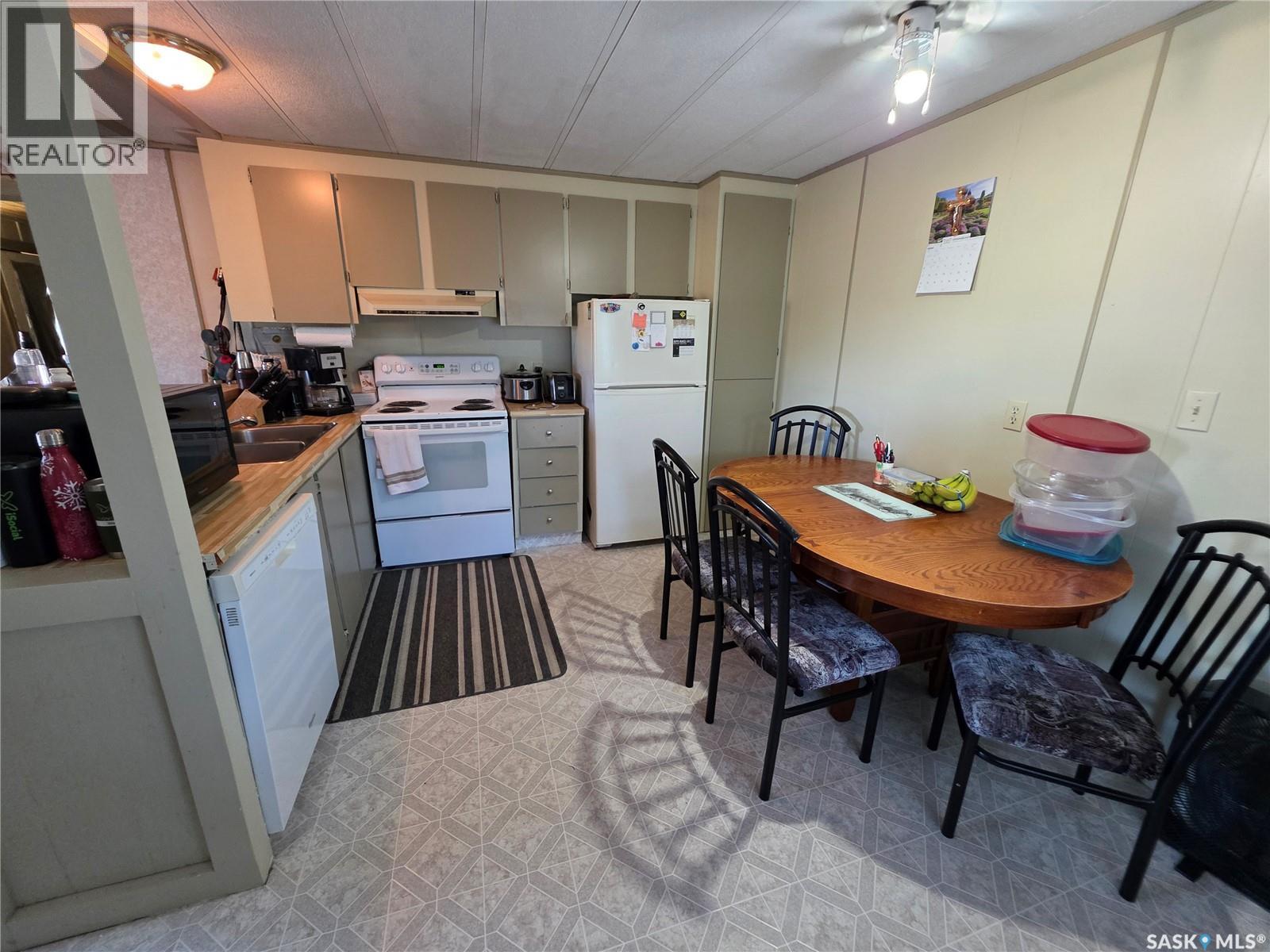 Single Family House Mobile Home for Sale in  Prairie Sun COURT Swift Current 