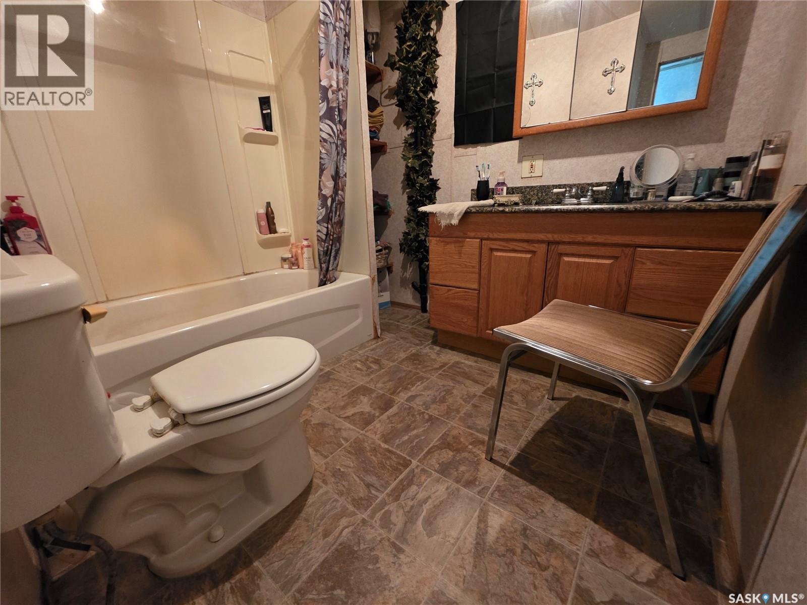 Single Family House Mobile Home for Sale in  Prairie Sun COURT Swift Current 