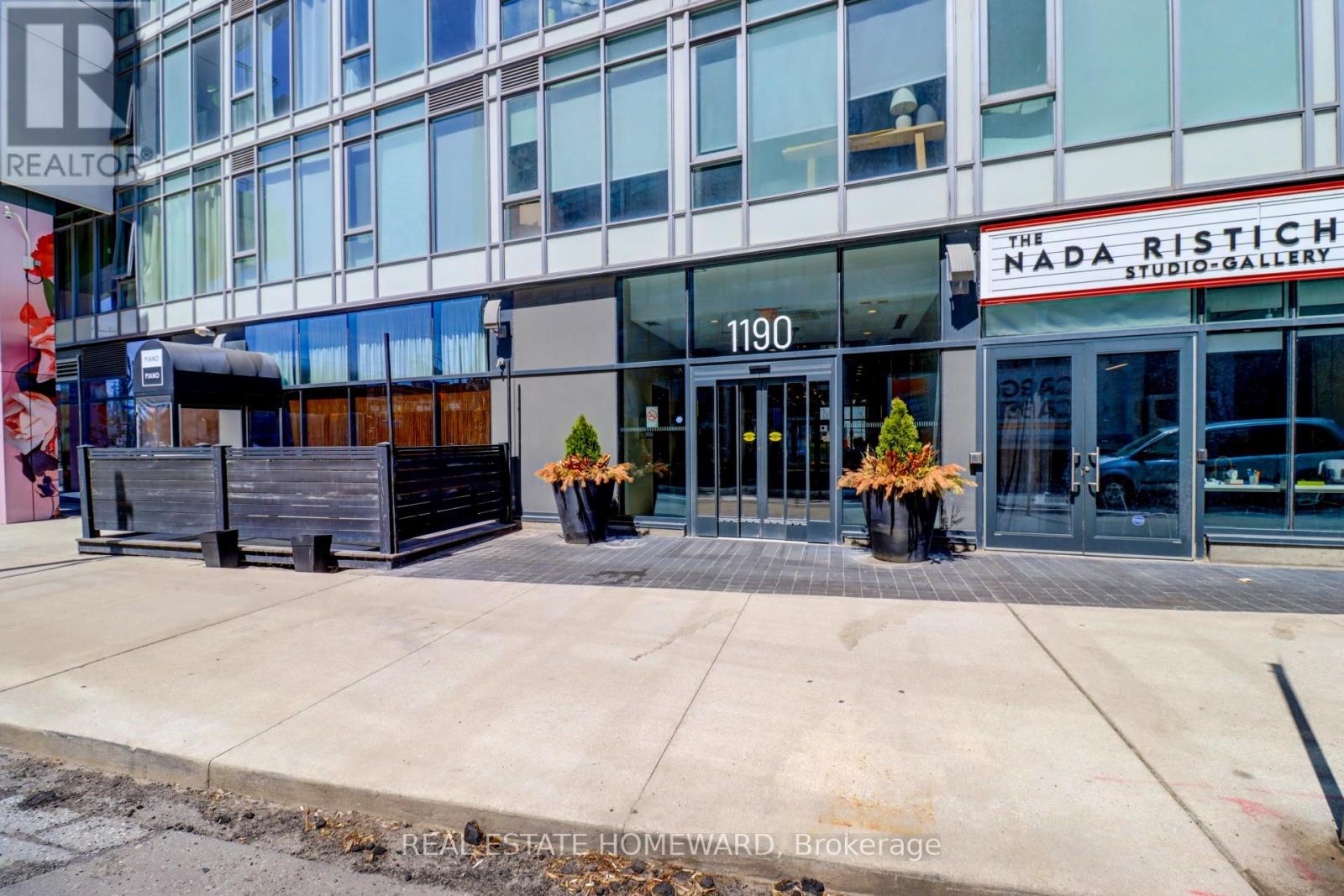 Photo 8 of 522 1190 Dundas Street E, Toronto ON