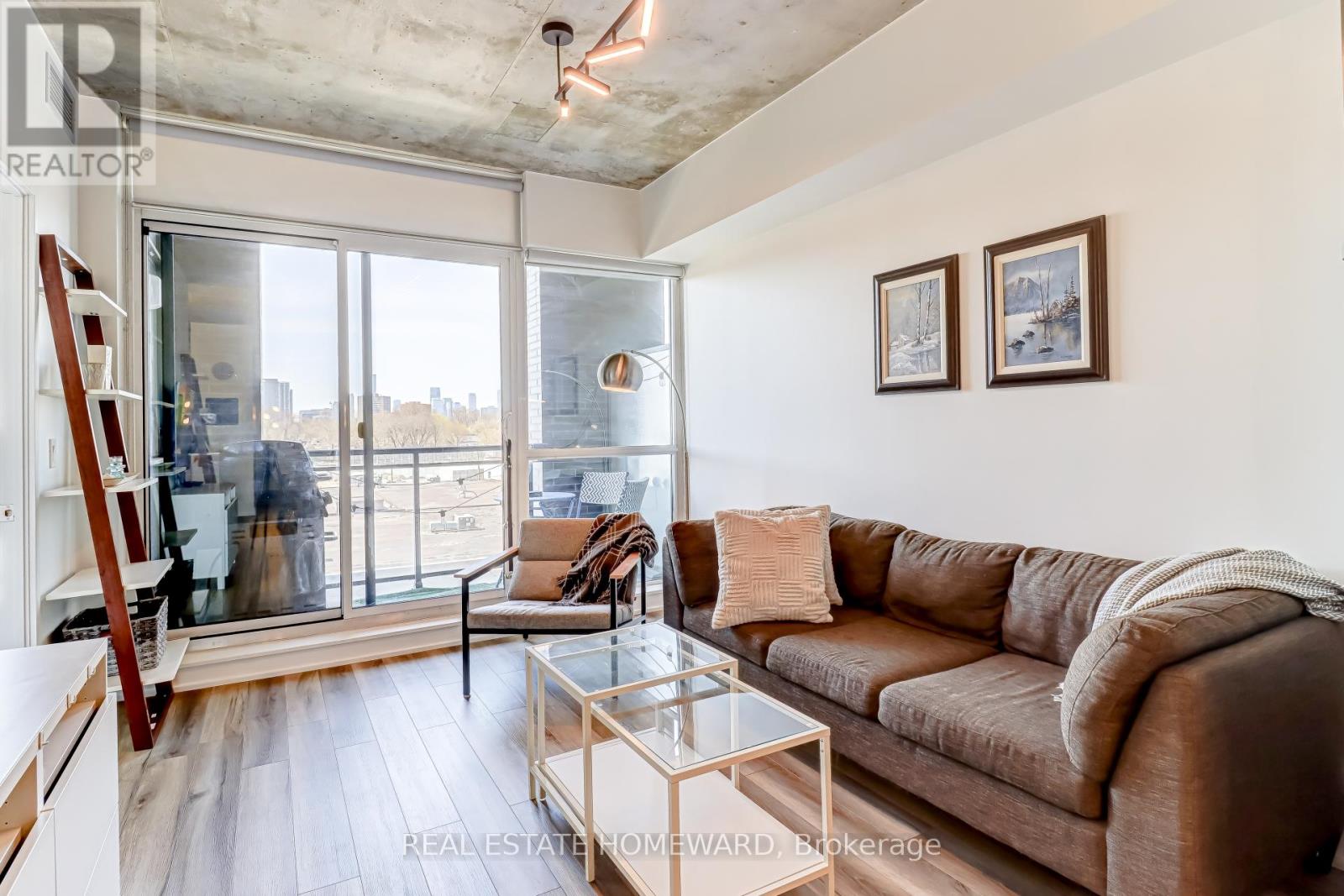 Photo 19 of 522 1190 Dundas Street E, Toronto ON