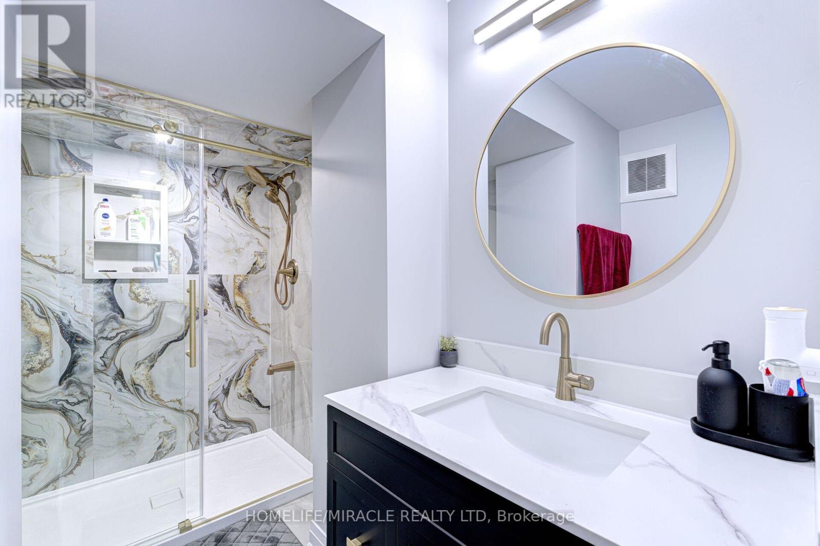 Photo 46 of 8 Jenwood Crescent, Brampton ON
