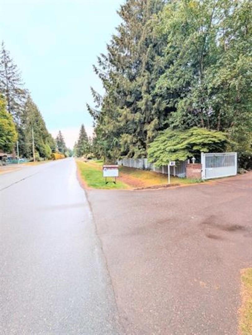 Photo 2 of 25072 58 Avenue, Langley BC
