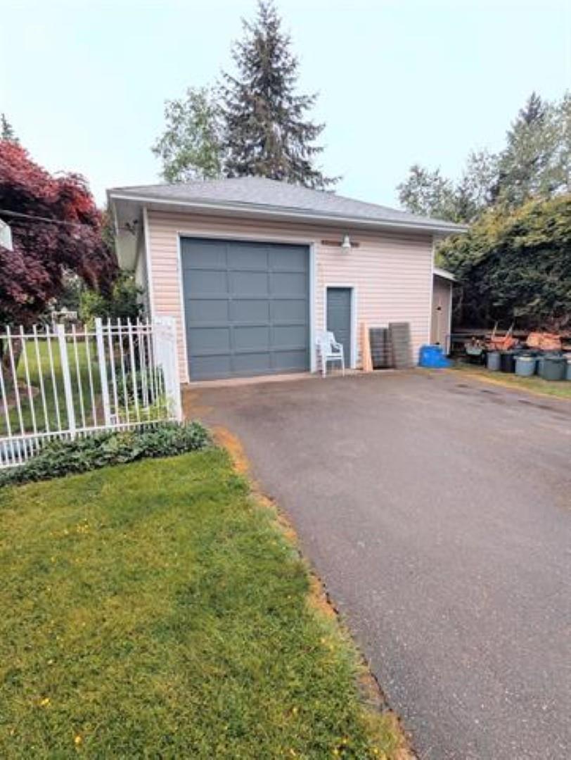 Photo 33 of 25072 58 Avenue, Langley BC