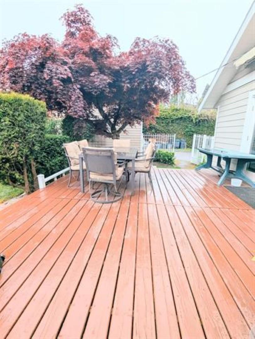 Photo 11 of 25072 58 Avenue, Langley BC