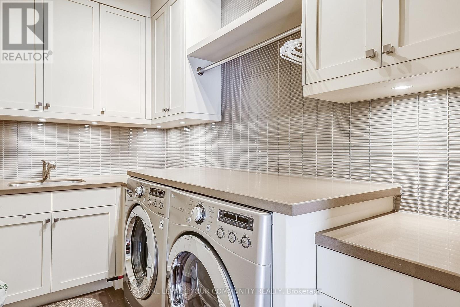 Photo 13 of 222 St Leonards Avenue, Toronto ON