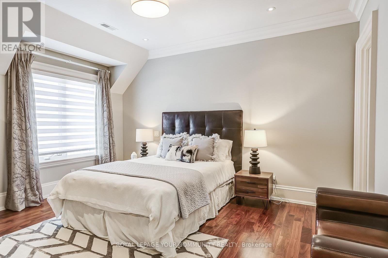 Photo 14 of 222 St Leonards Avenue, Toronto ON