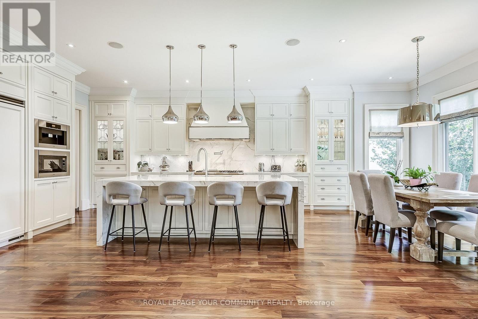 Photo 8 of 222 St Leonards Avenue, Toronto ON