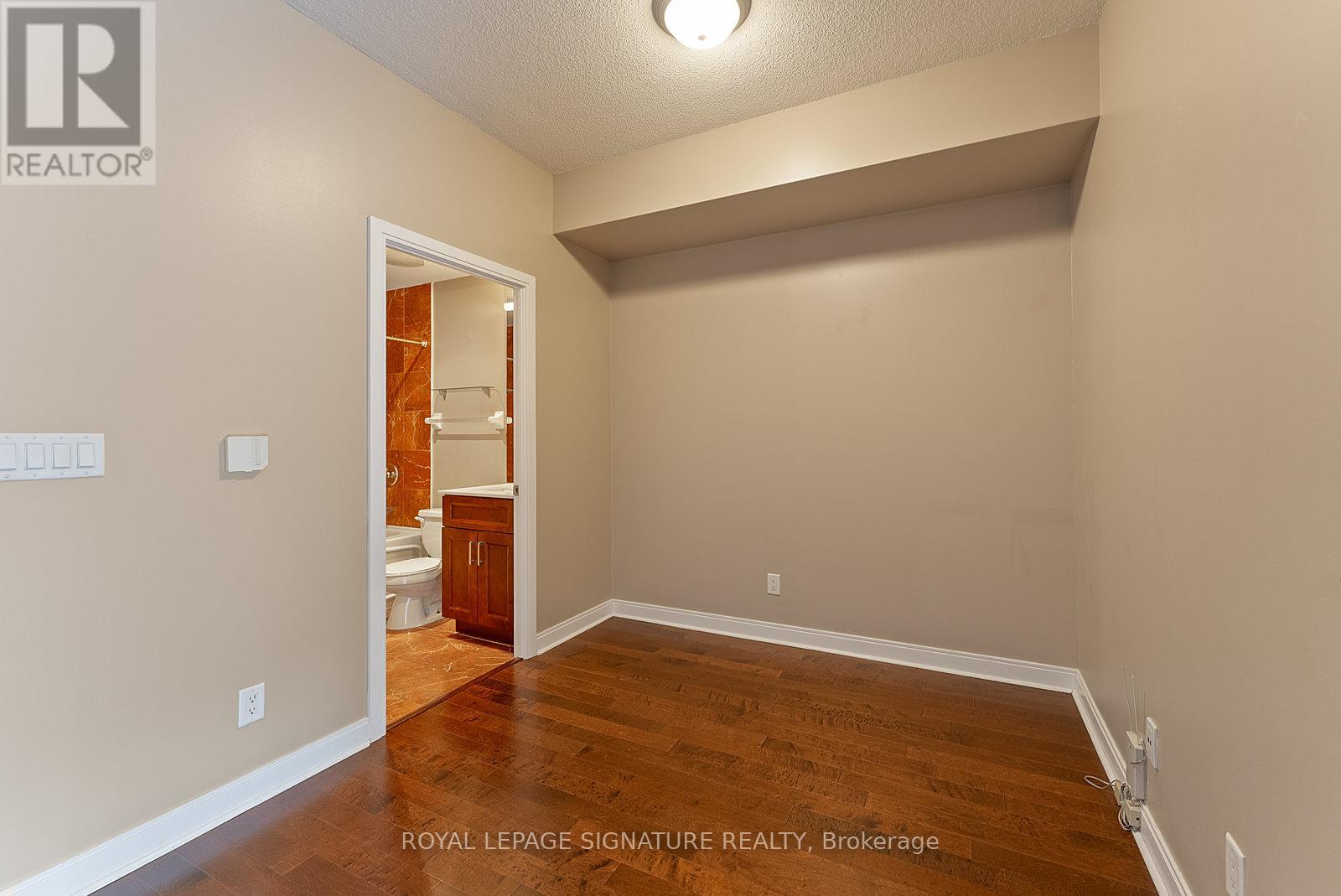 Photo 16 of 209 21 Scollard Street, Toronto ON