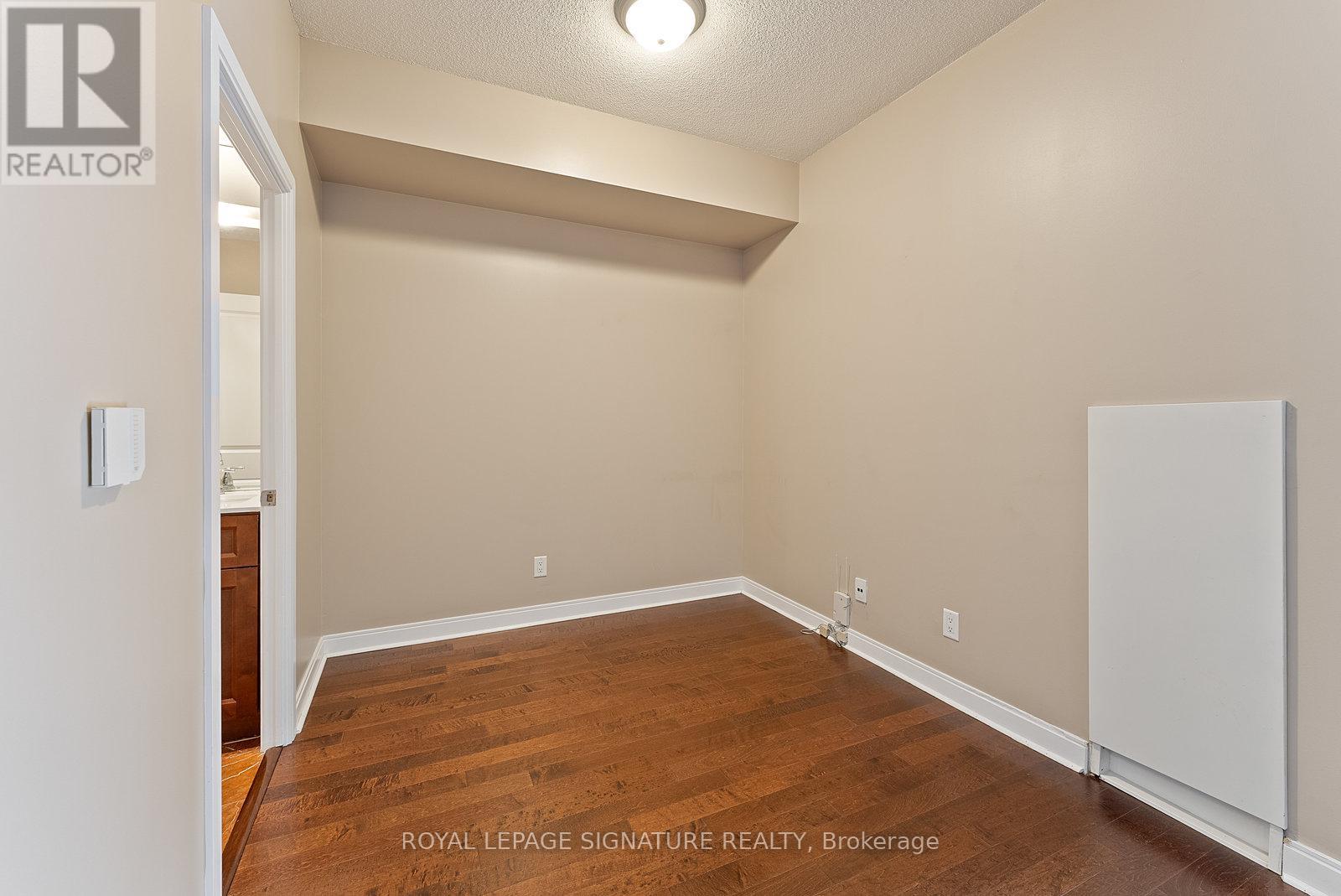 Photo 17 of 209 21 Scollard Street, Toronto ON