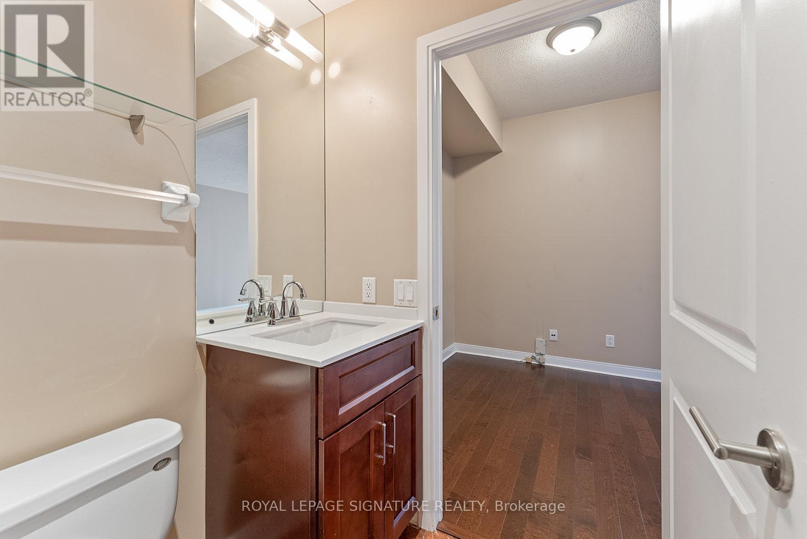 Photo 20 of 209 21 Scollard Street, Toronto ON