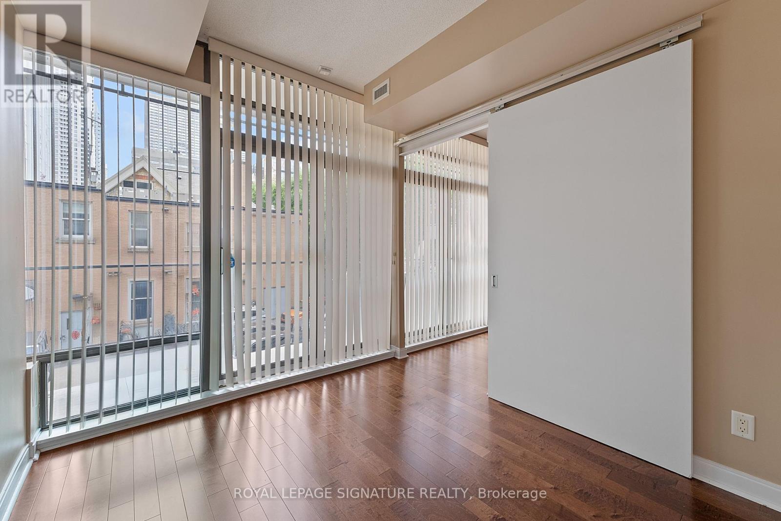 Photo 21 of 209 21 Scollard Street, Toronto ON