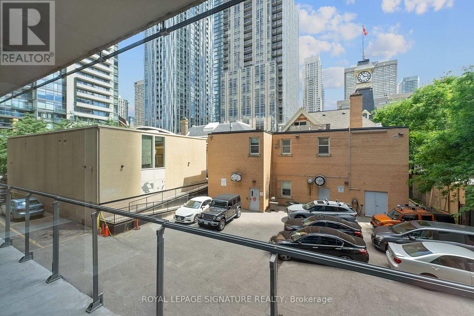 Photo 27 of 209 21 Scollard Street, Toronto ON