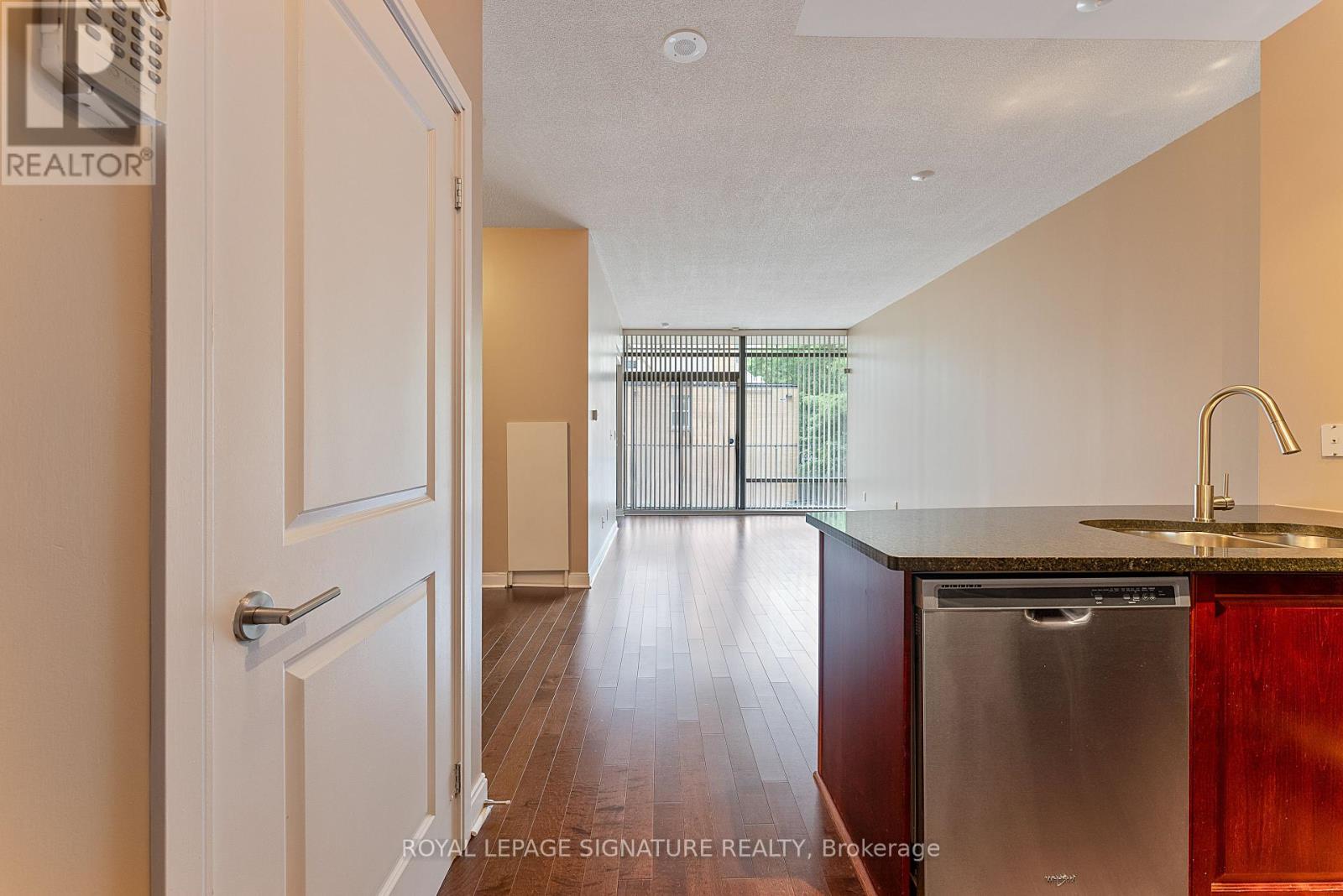 Photo 3 of 209 21 Scollard Street, Toronto ON