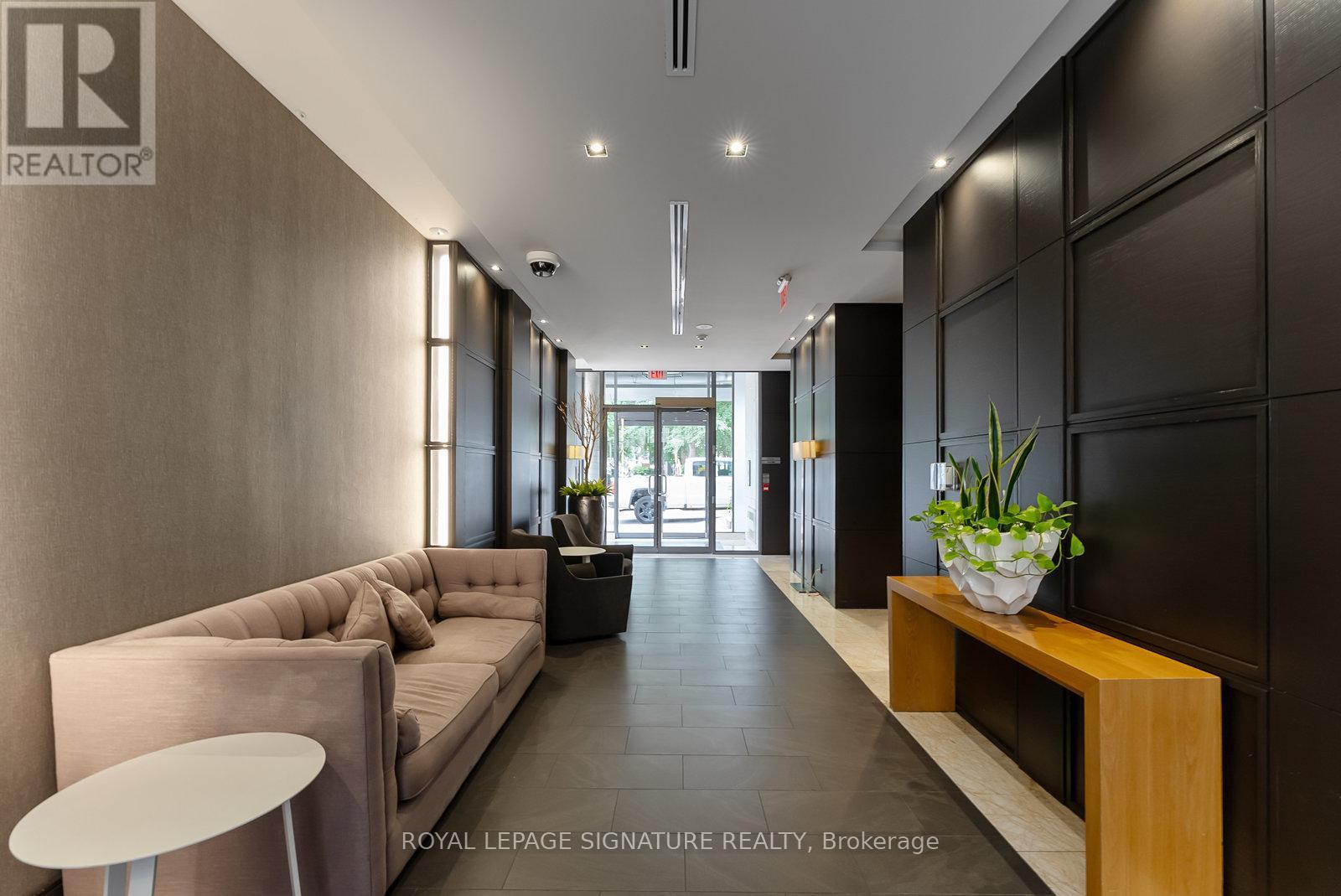 Photo 30 of 209 21 Scollard Street, Toronto ON