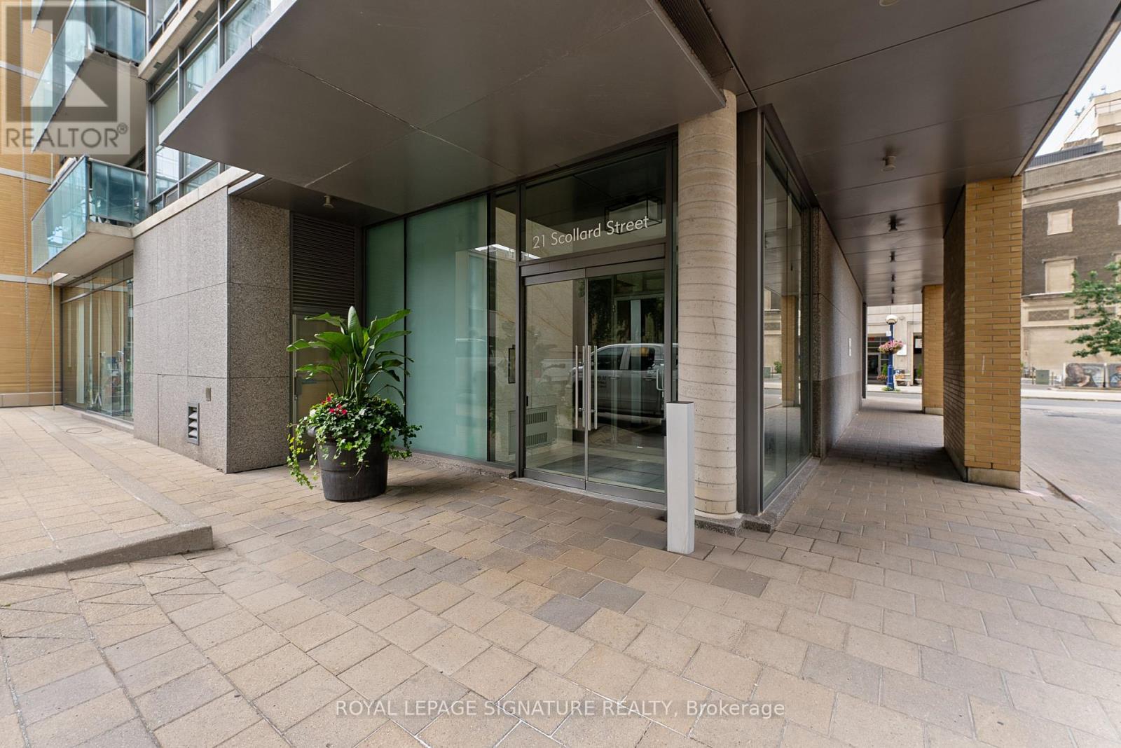 Photo 31 of 209 21 Scollard Street, Toronto ON