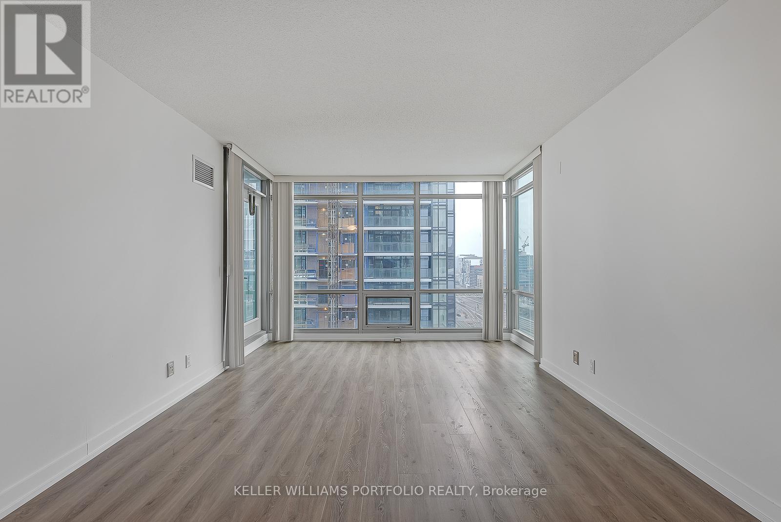 Photo 29 of 2309 81 Navy Wharf Court, Toronto ON
