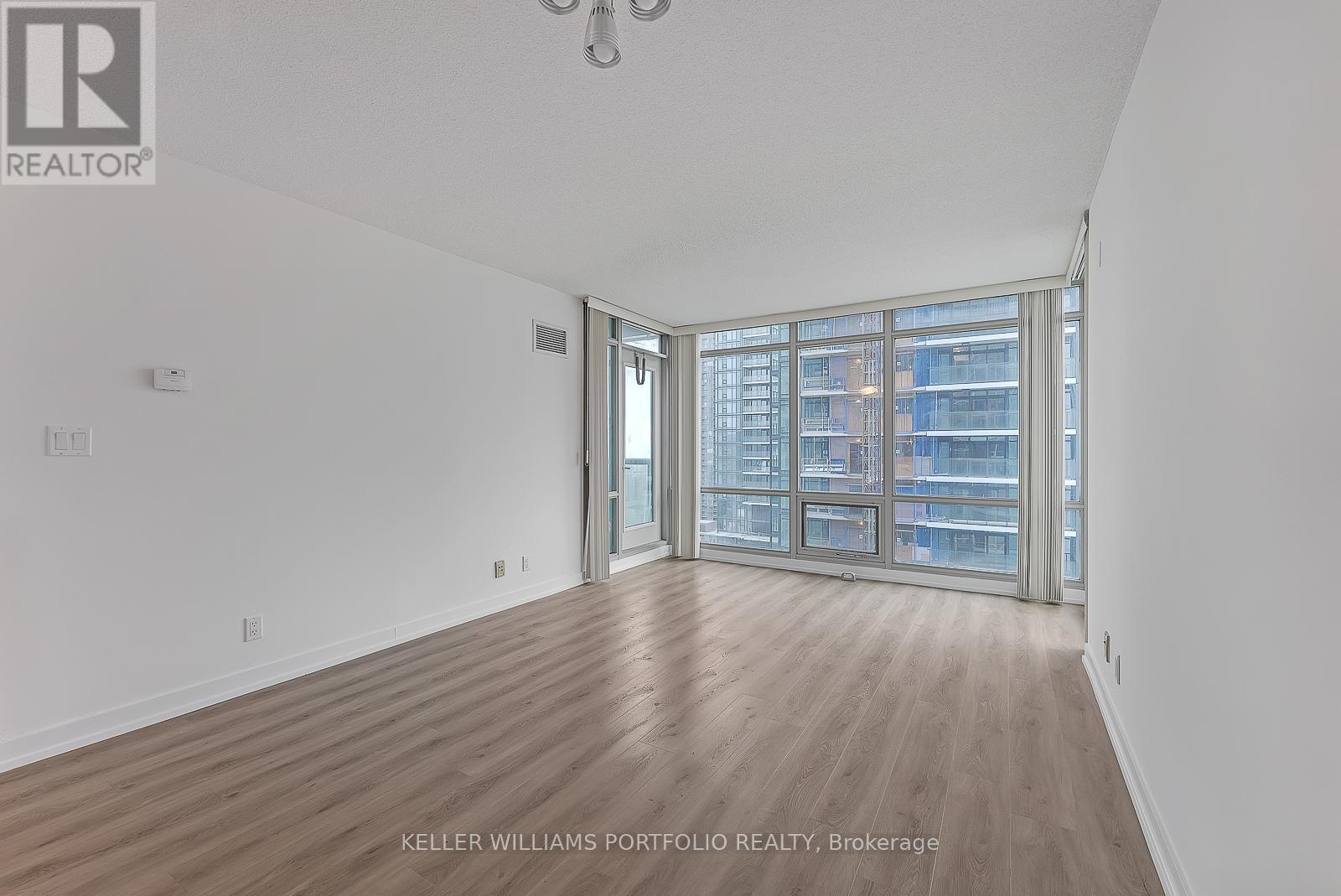 Photo 31 of 2309 81 Navy Wharf Court, Toronto ON