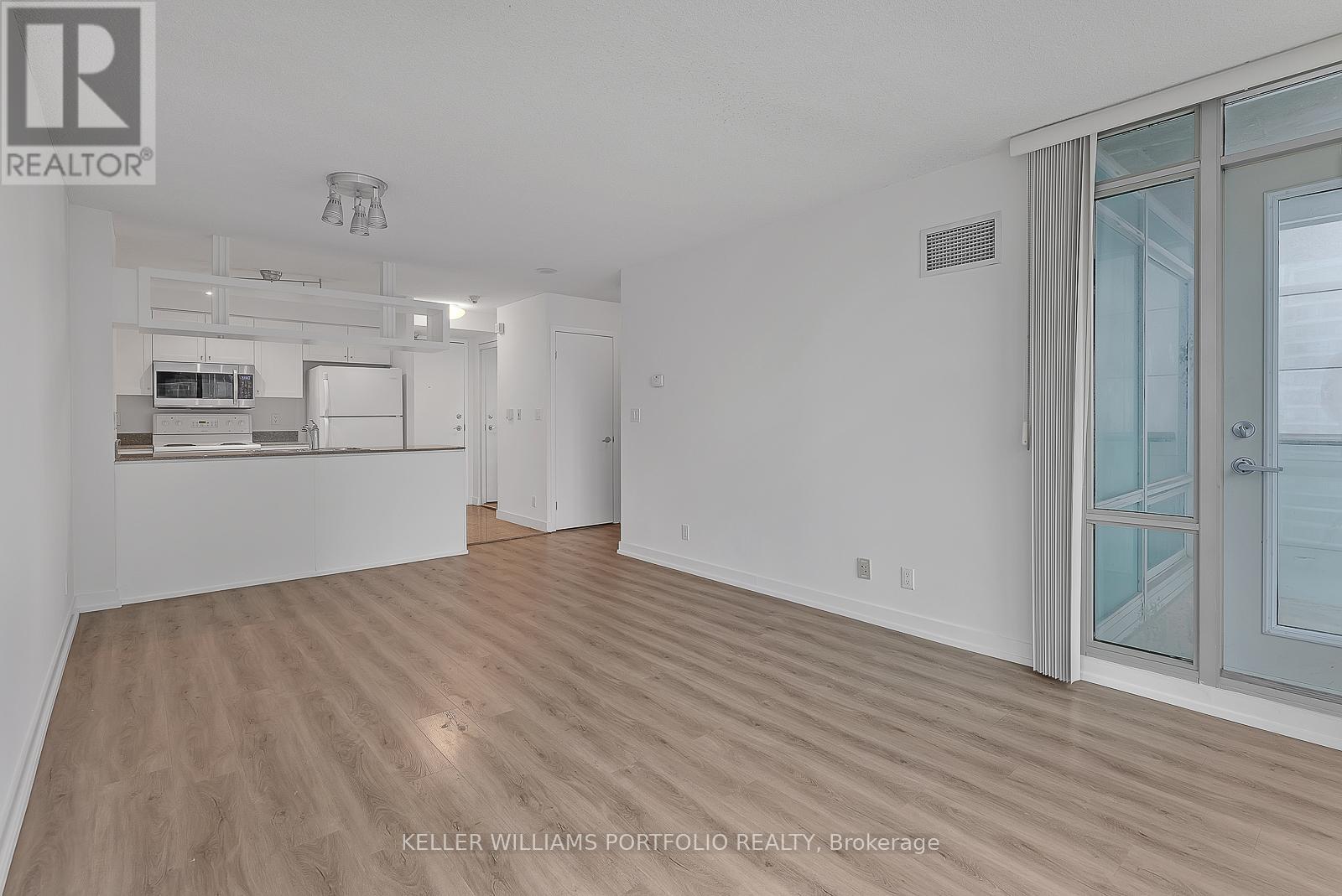 Photo 36 of 2309 81 Navy Wharf Court, Toronto ON