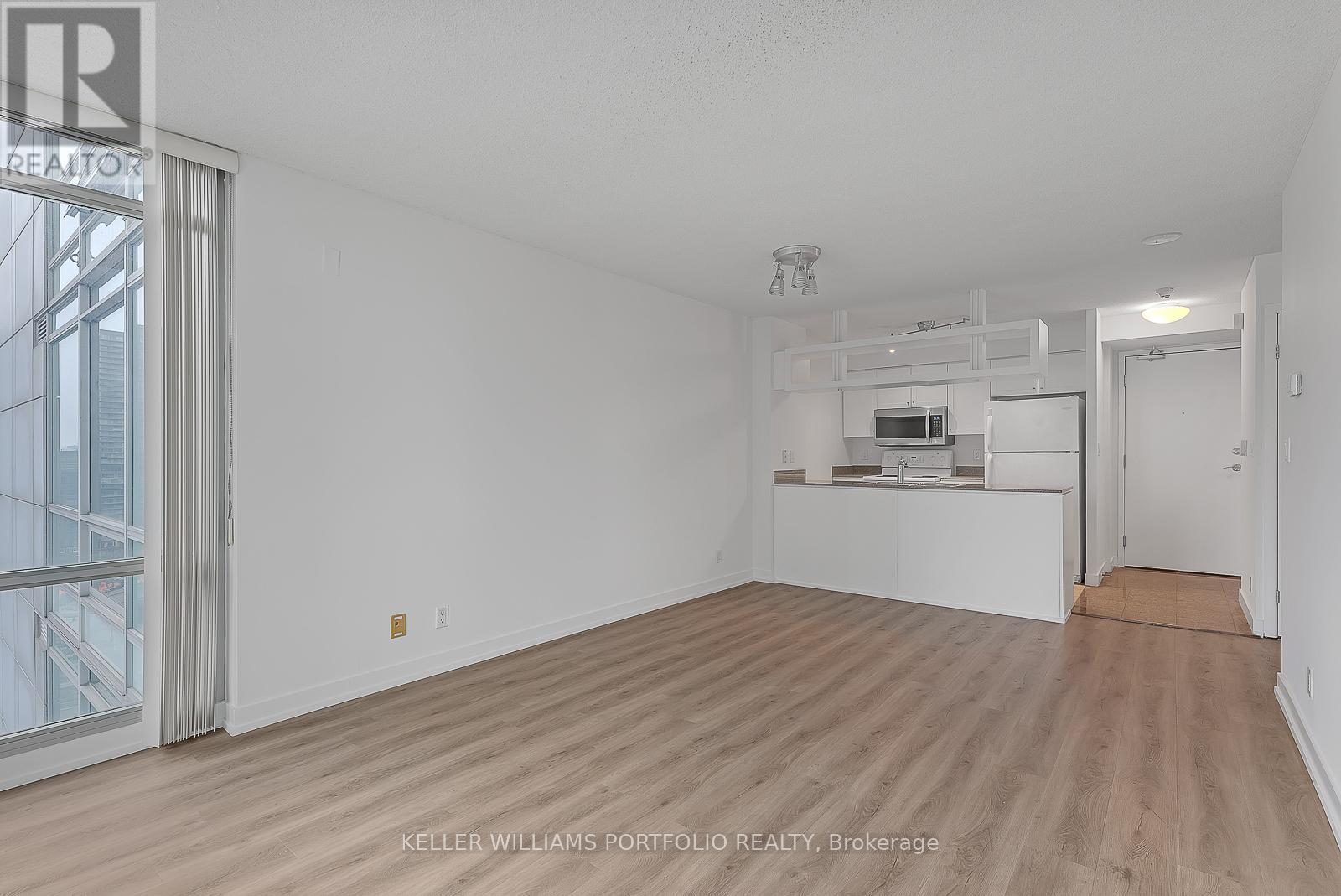 Photo 3 of 2309 81 Navy Wharf Court, Toronto ON