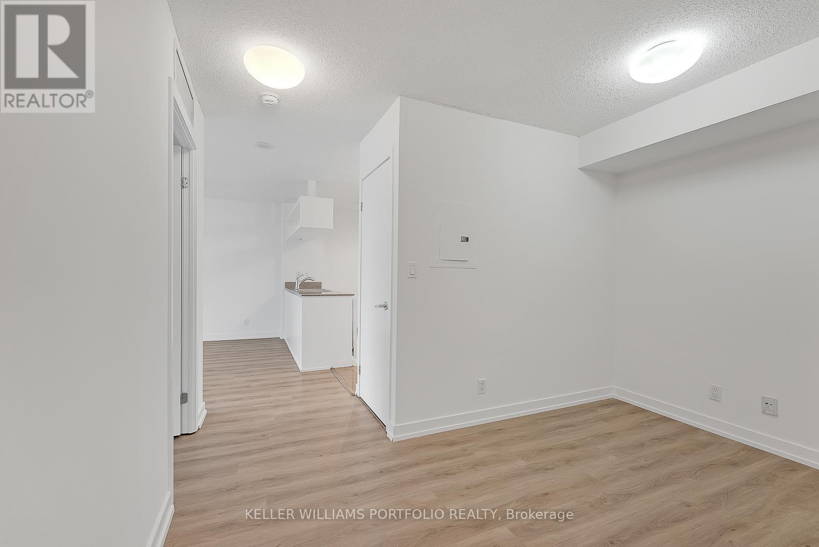 Photo 32 of 2309 81 Navy Wharf Court, Toronto ON