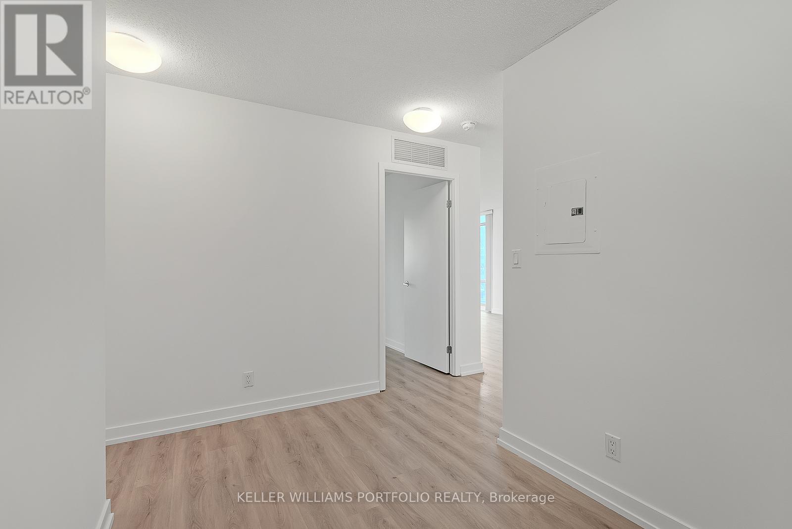 Photo 18 of 2309 81 Navy Wharf Court, Toronto ON