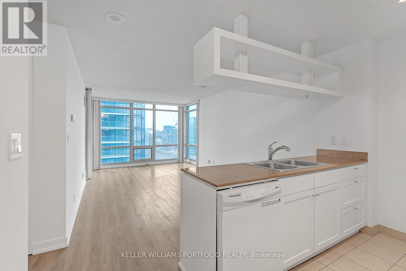Photo 17 of 2309 81 Navy Wharf Court, Toronto ON