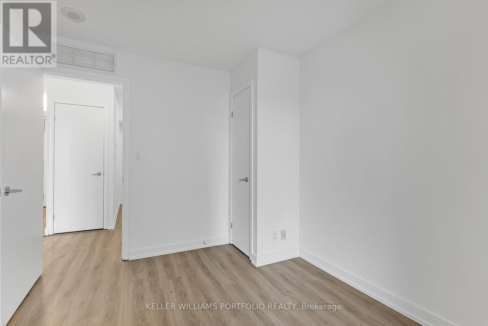 Photo 5 of 2309 81 Navy Wharf Court, Toronto ON