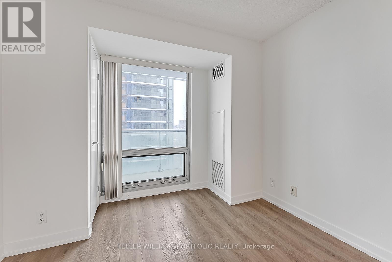 Photo 25 of 2309 81 Navy Wharf Court, Toronto ON