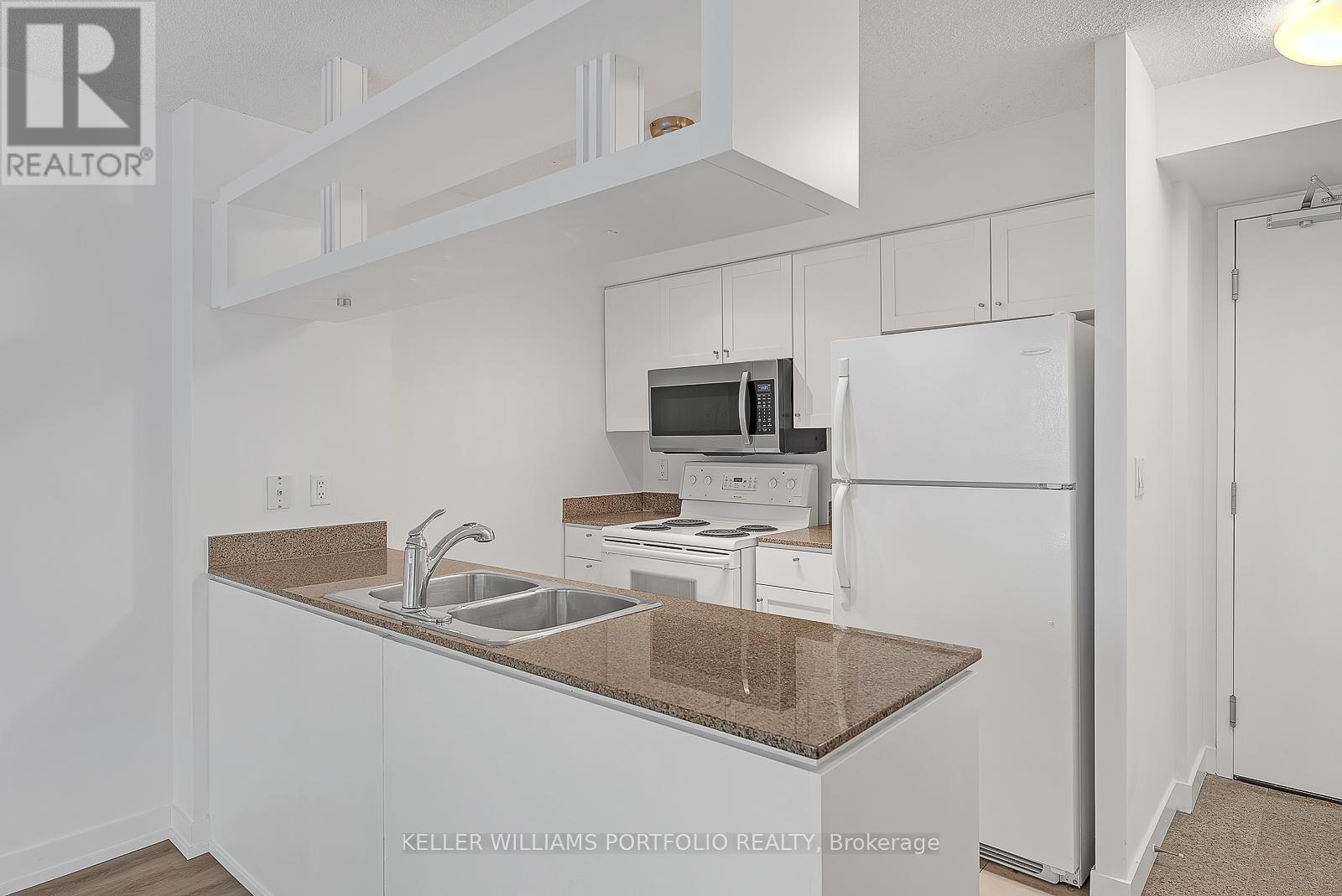 Photo 12 of 2309 81 Navy Wharf Court, Toronto ON