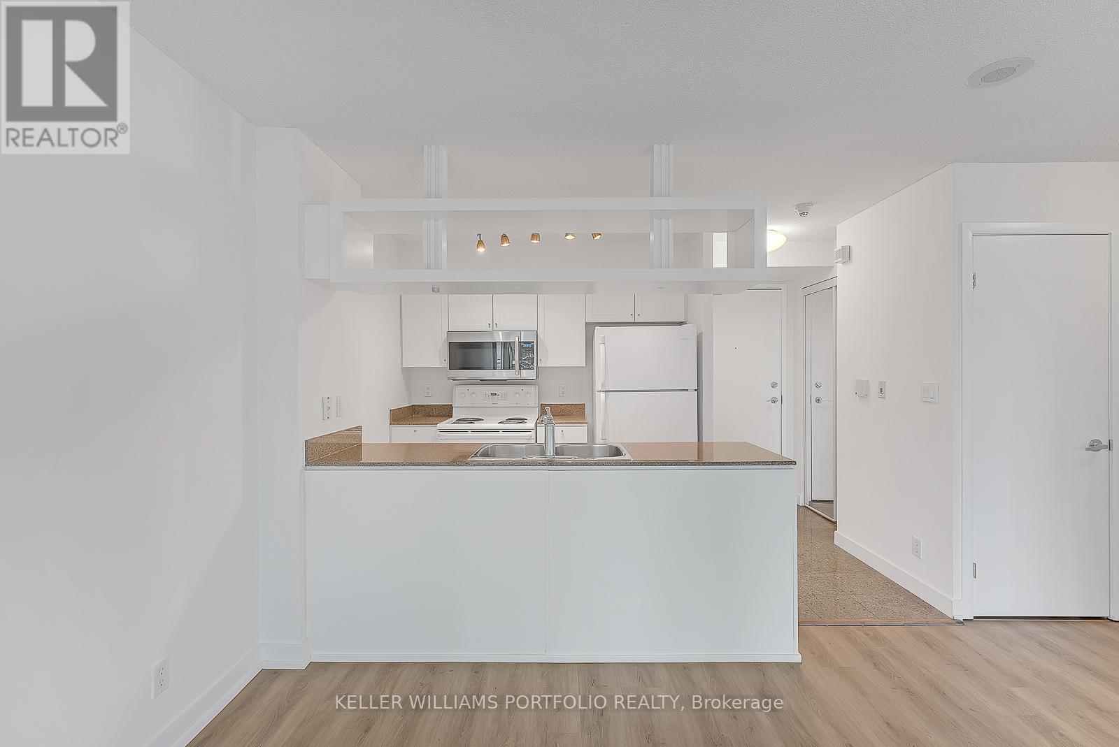 Photo 6 of 2309 81 Navy Wharf Court, Toronto ON