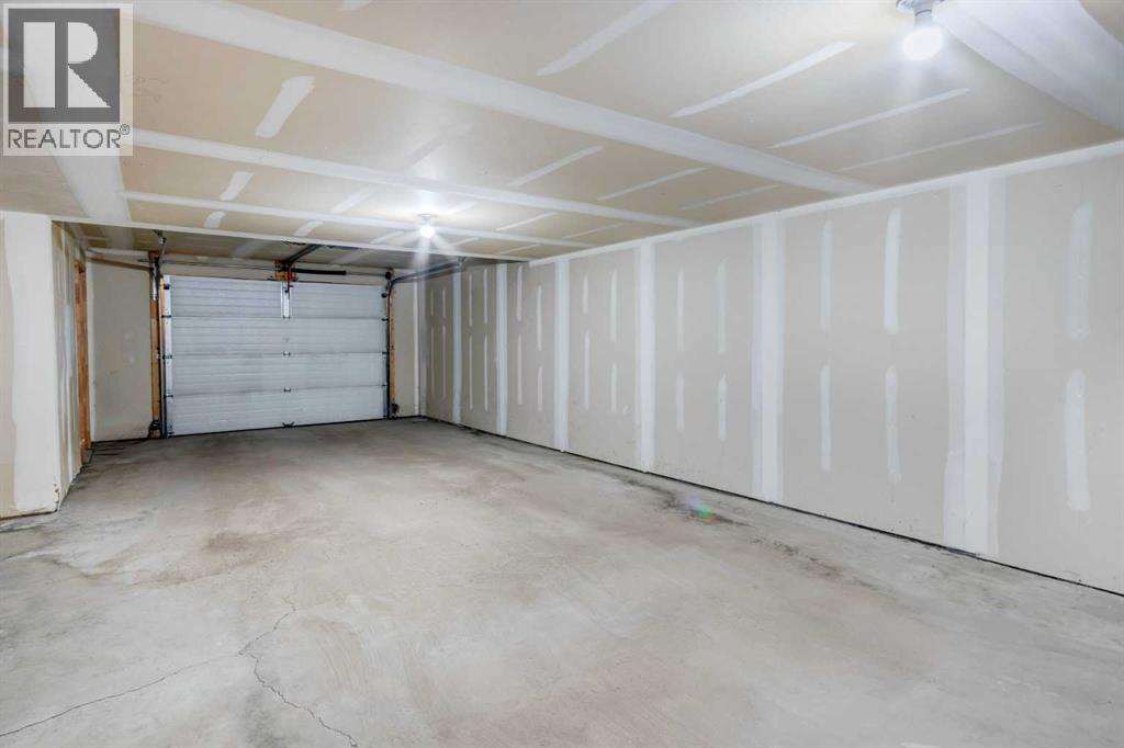 Single Family House for Sale in  Regal Park NE Renfrew Calgary 