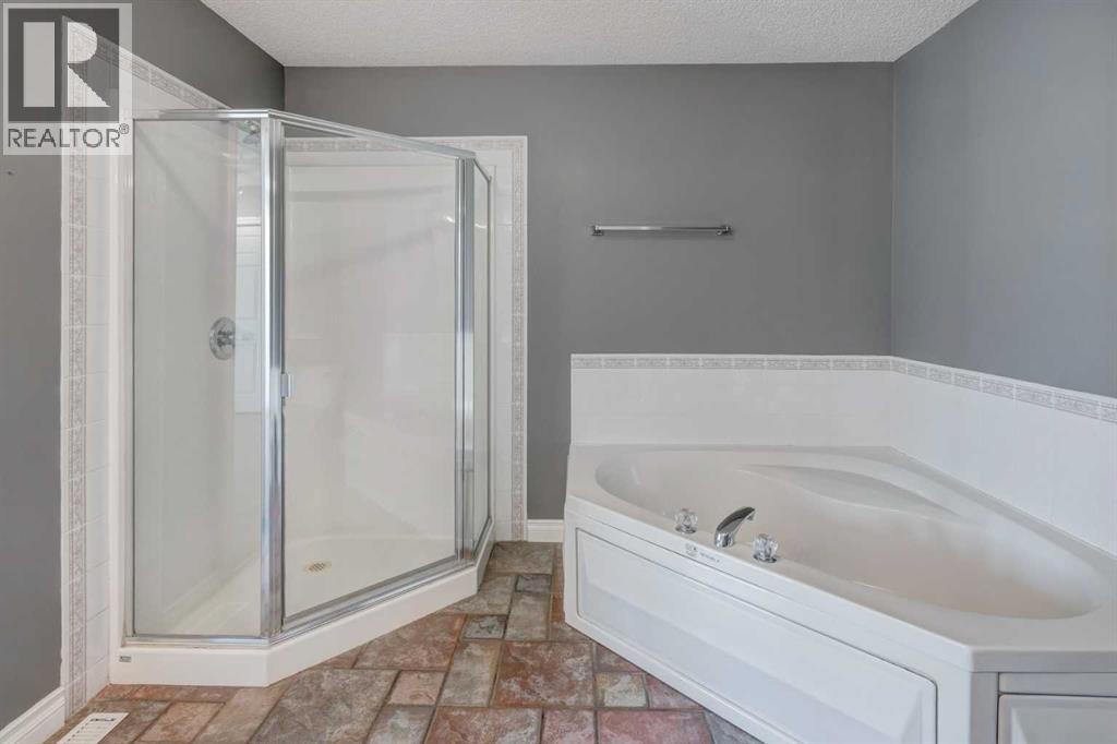 Single Family House for Sale in  Regal Park NE Renfrew Calgary 