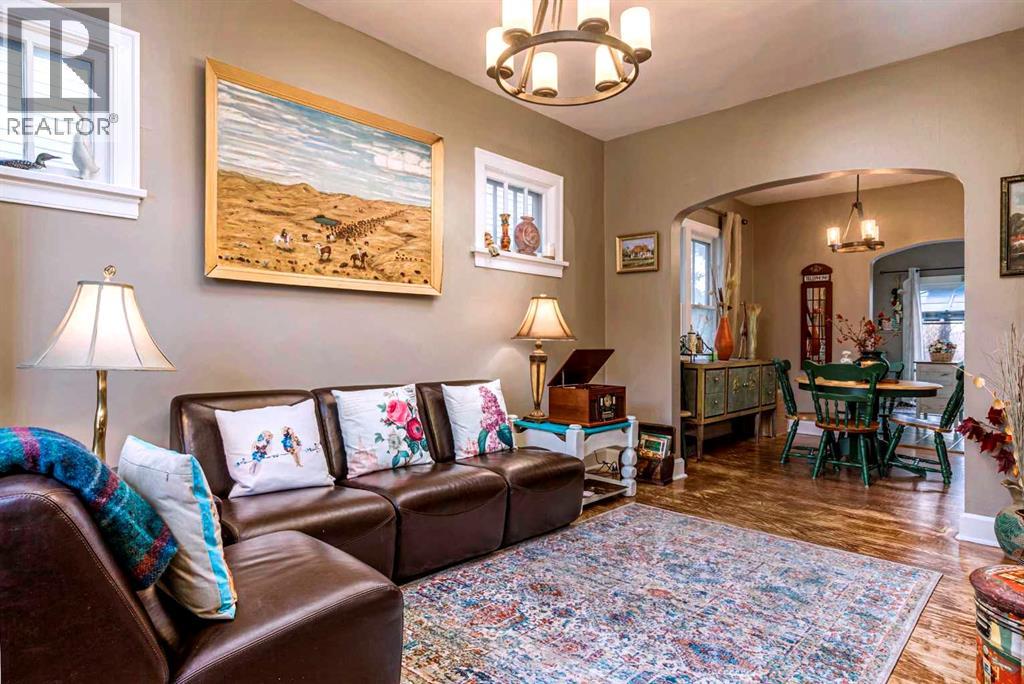 Single Family House Bungalow for Sale in   Avenue SW Parkhill Calgary 