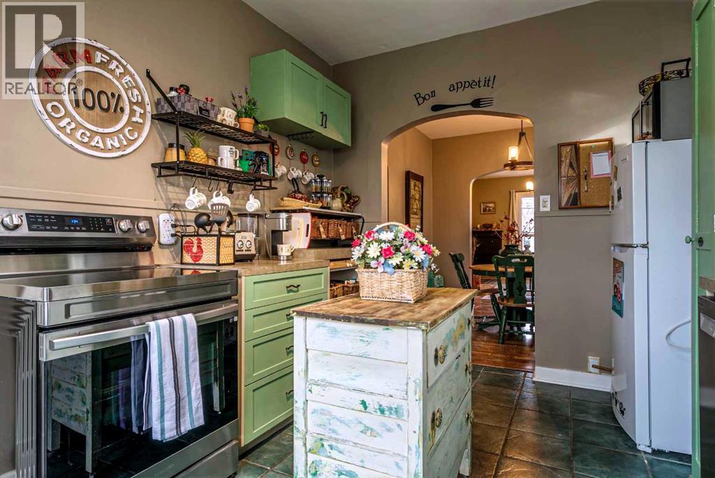 Single Family House Bungalow for Sale in   Avenue SW Parkhill Calgary 