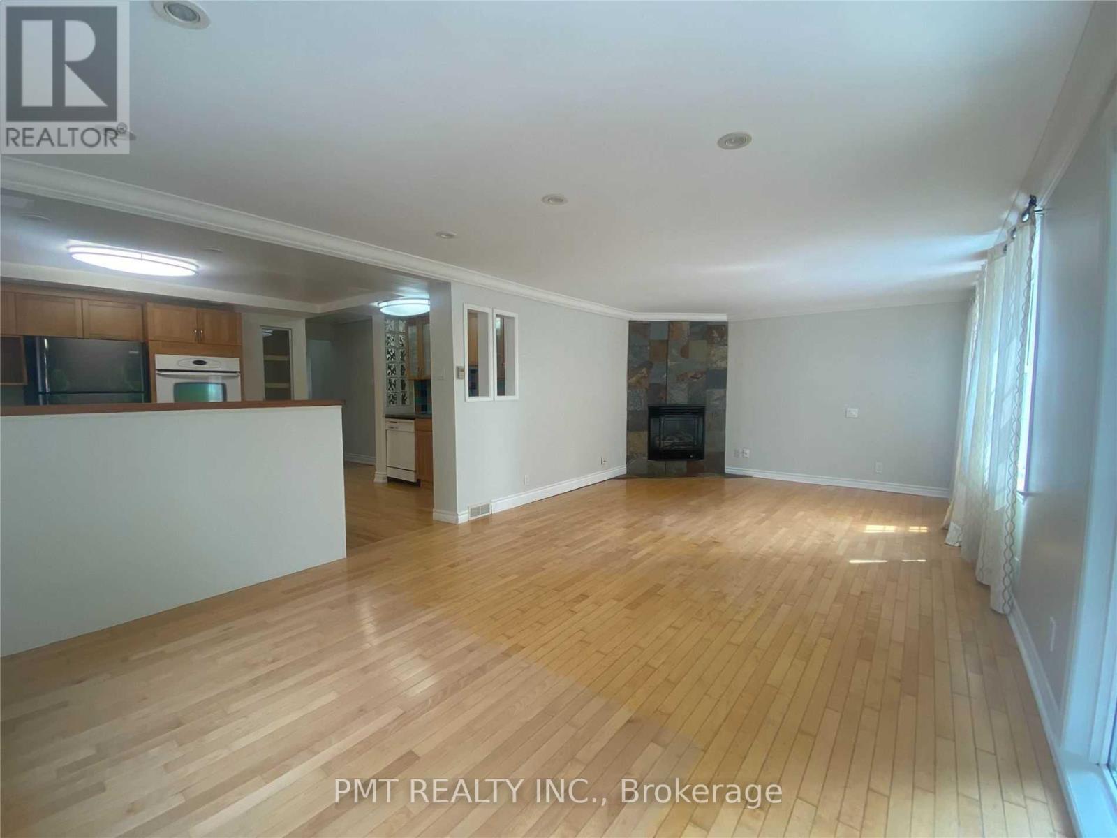 Photo 19 of Main 41 Park Street, Toronto ON