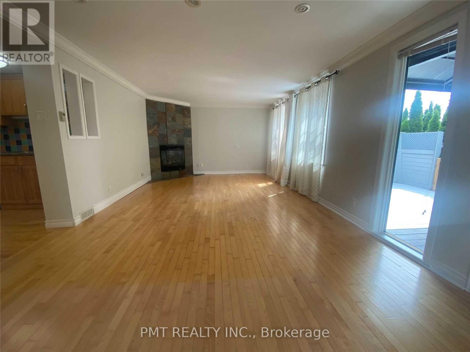 Photo 12 of Main 41 Park Street, Toronto ON
